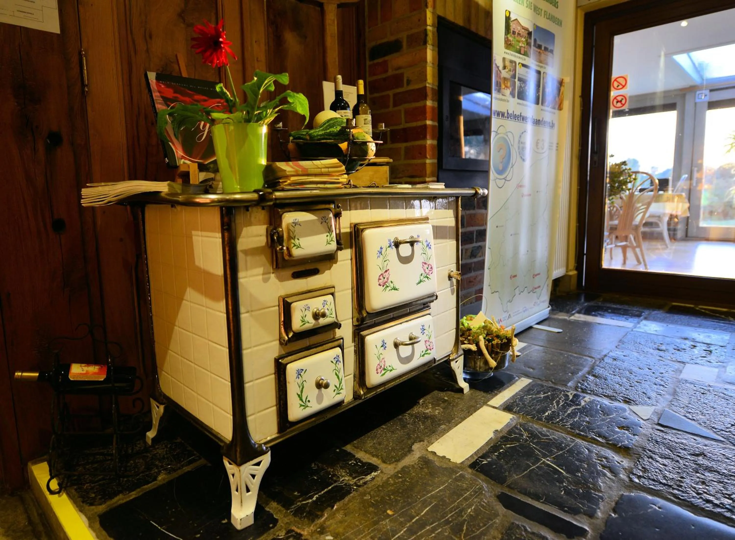 Decorative detail in Hotel De Stokerij