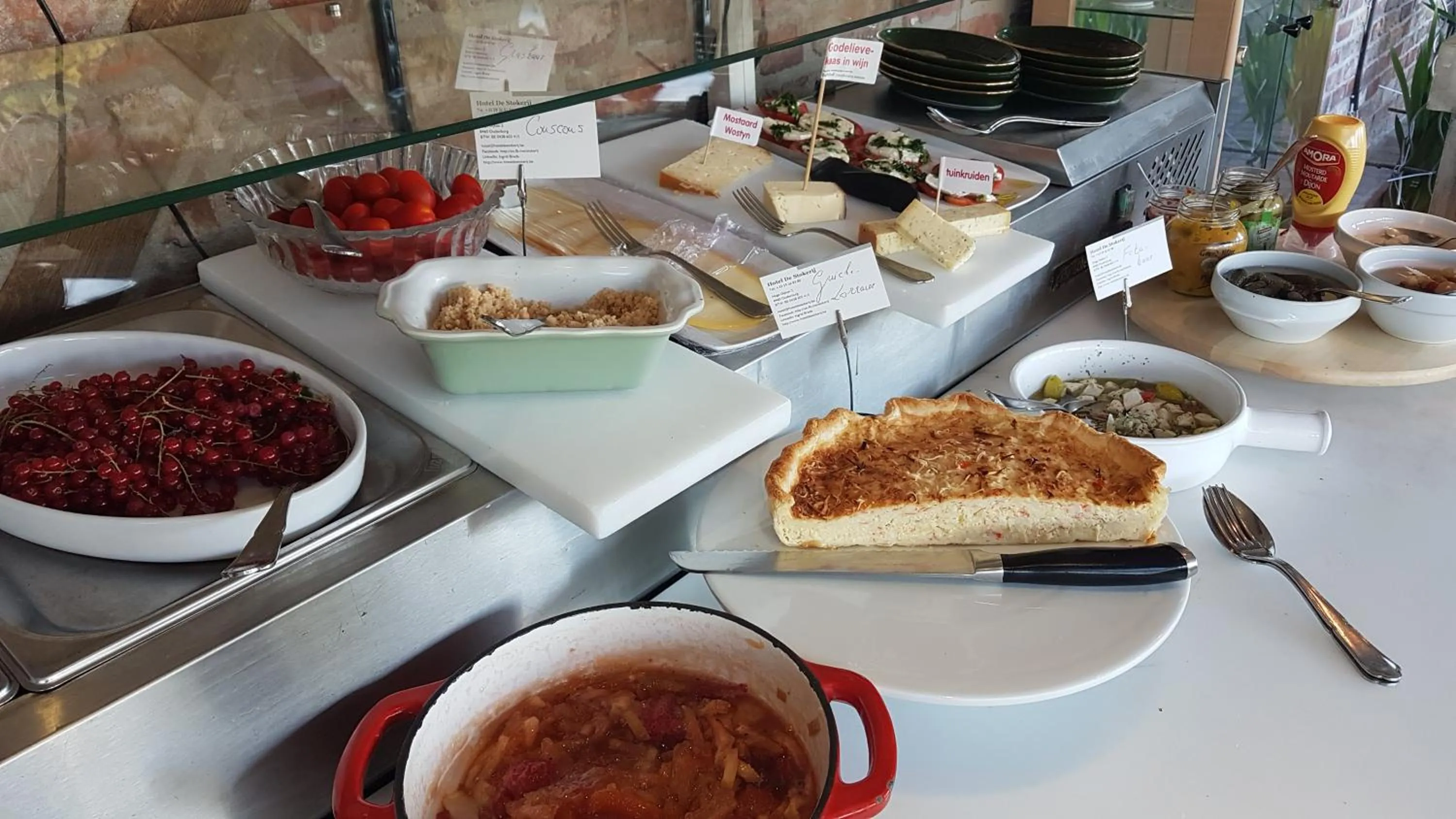 Buffet breakfast in Hotel De Stokerij