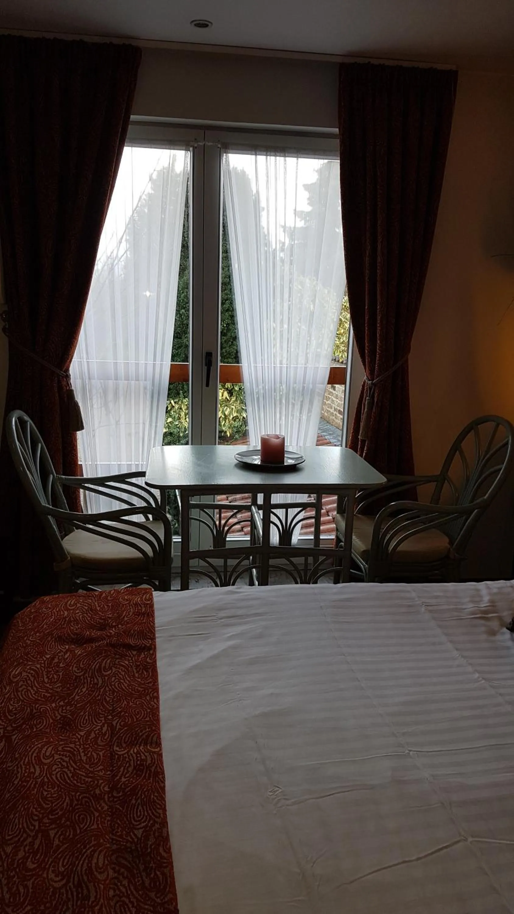 Seating area in Hotel De Stokerij