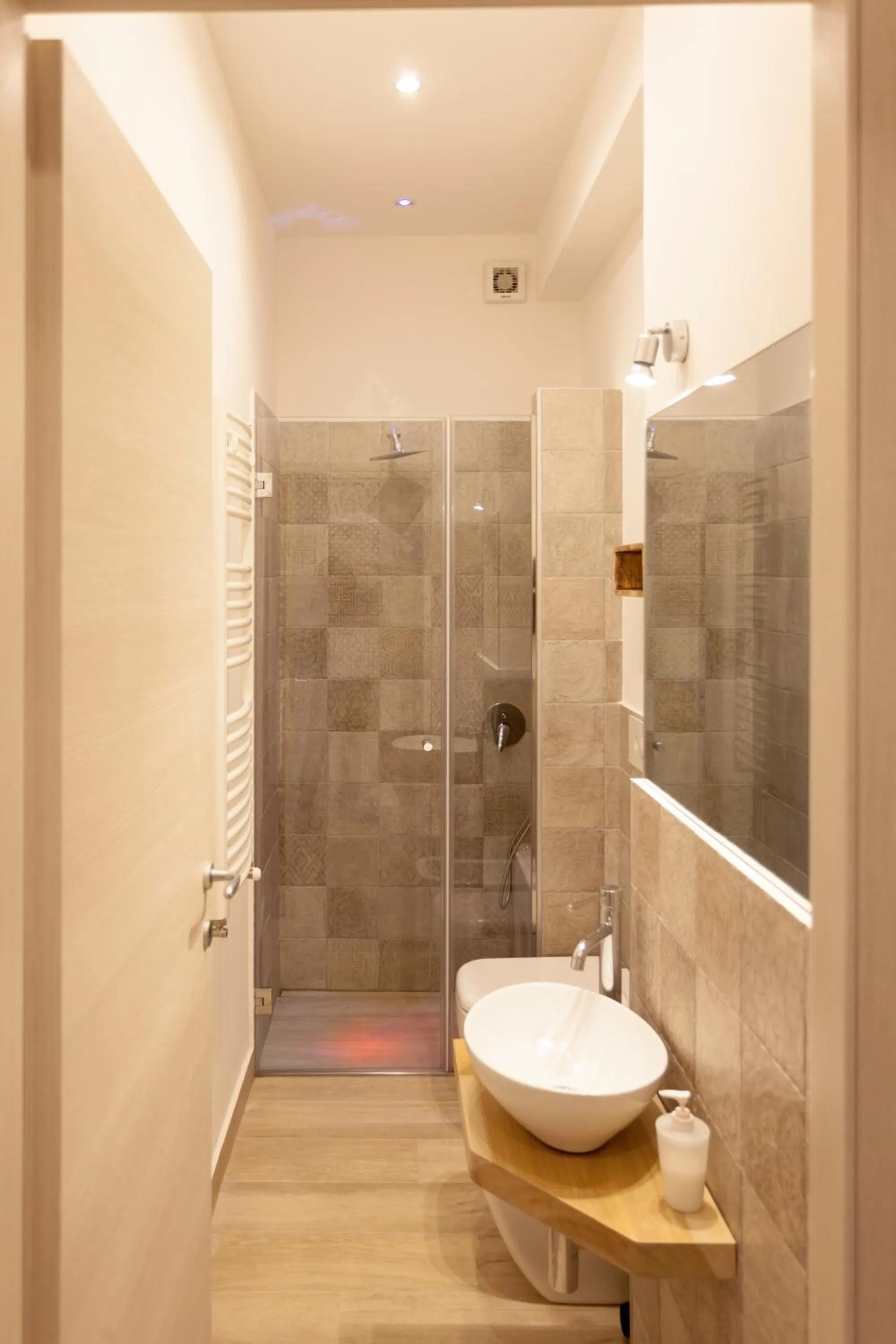 Shower in Piazza Marina