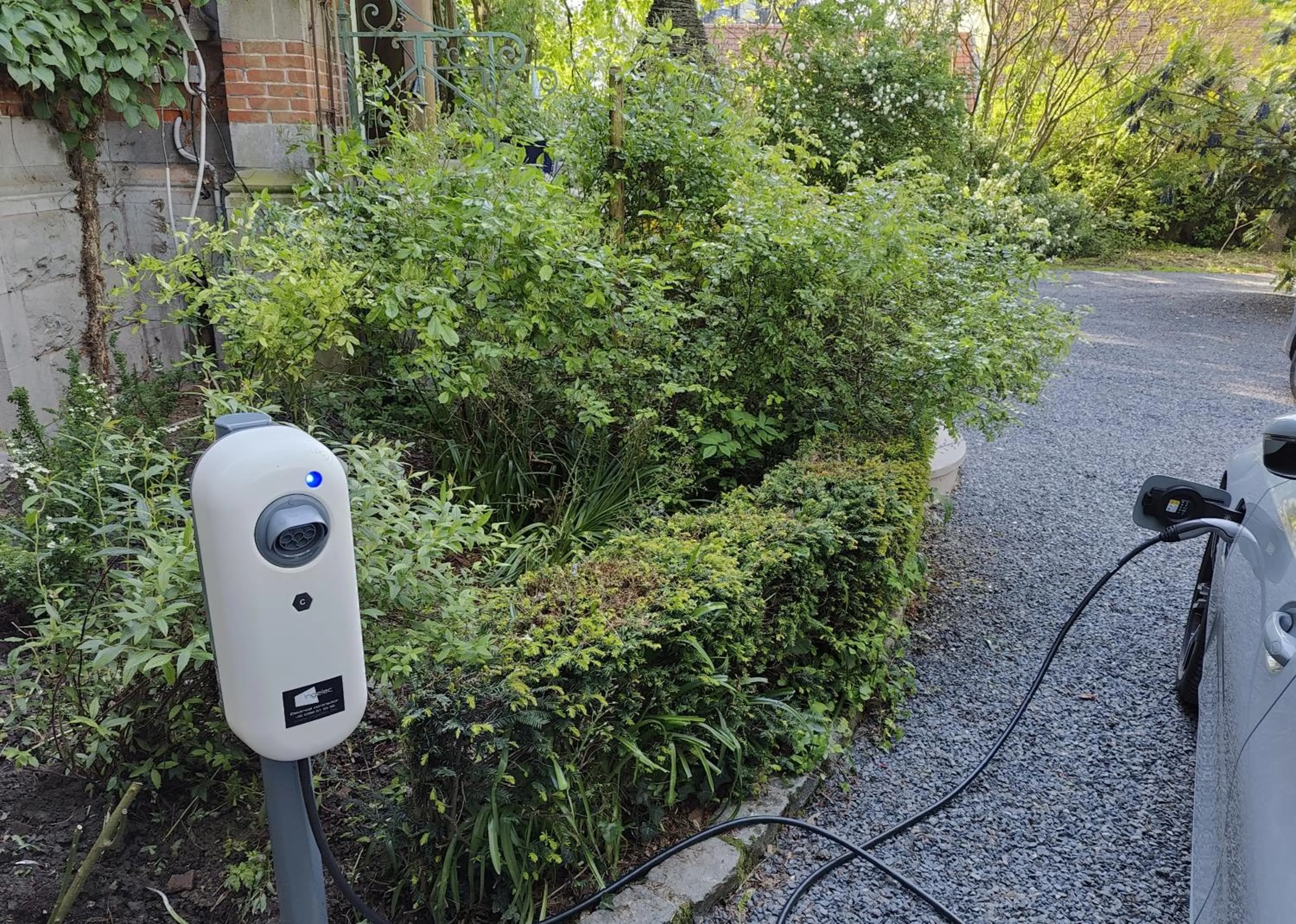 Property building in La Roseraie