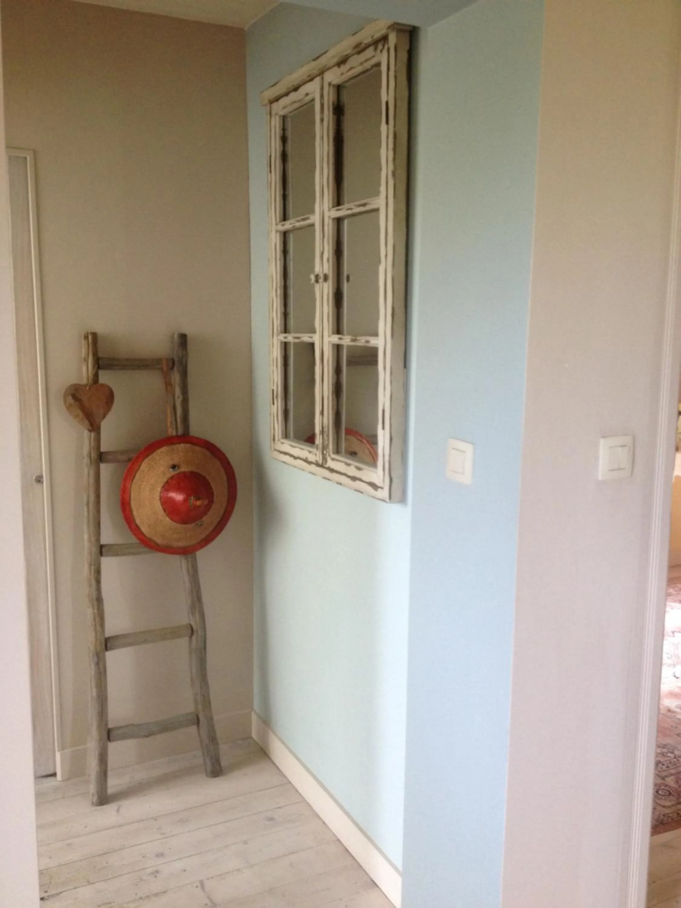 Decorative detail in La Roseraie