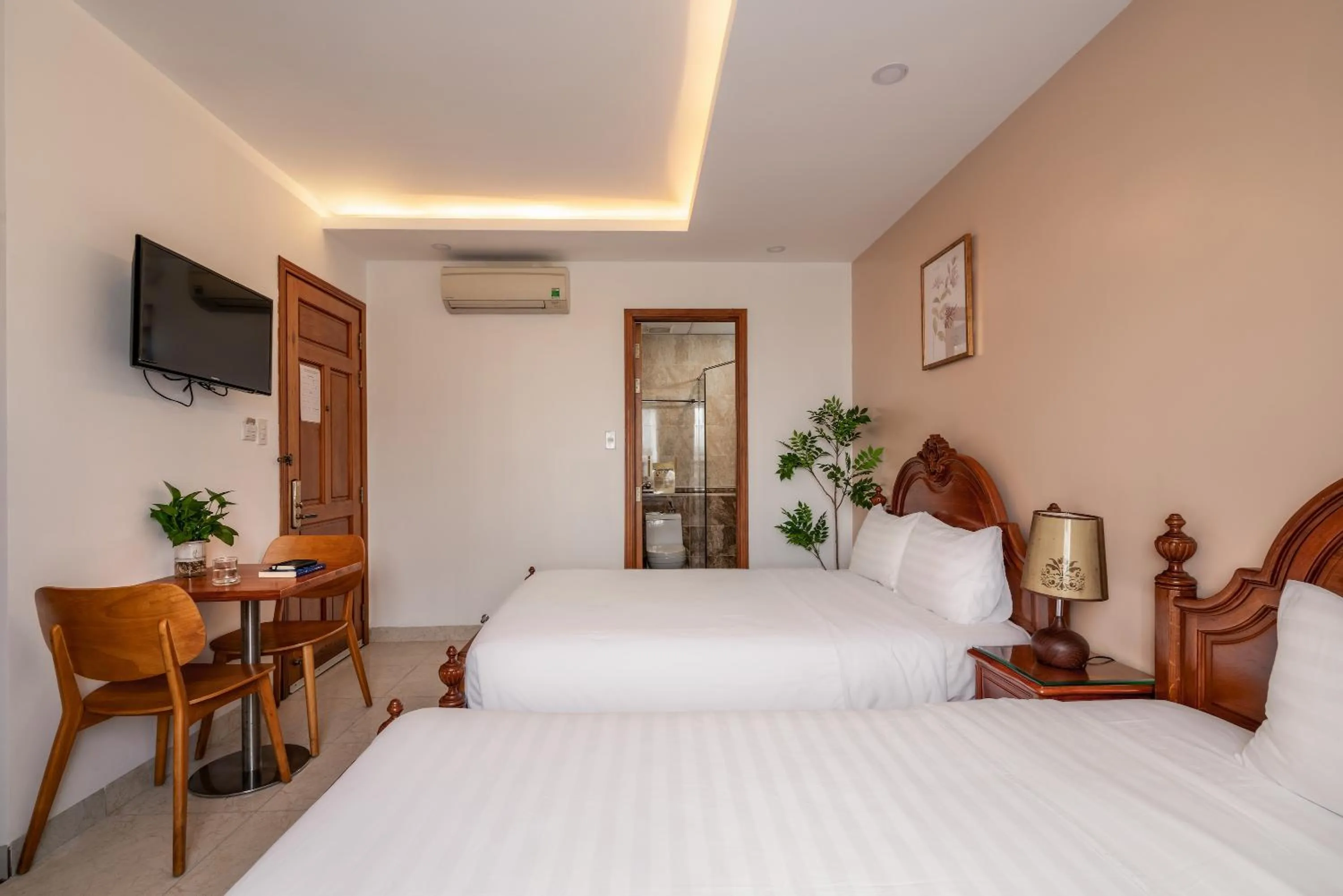 Bed in SAZI Erato Hotel - Free Airport & Breakfast