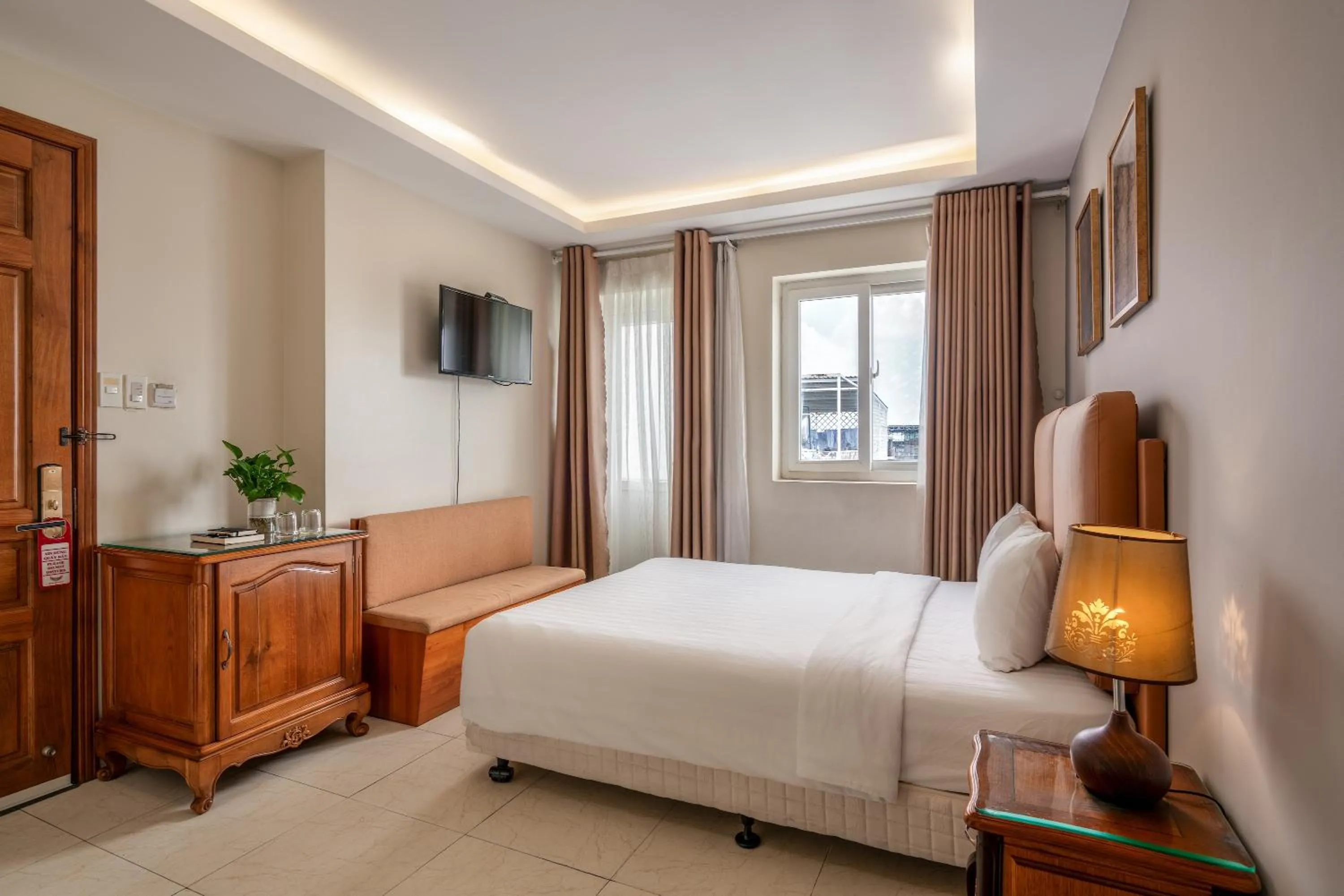 Bed in SAZI Erato Hotel - Free Airport & Breakfast