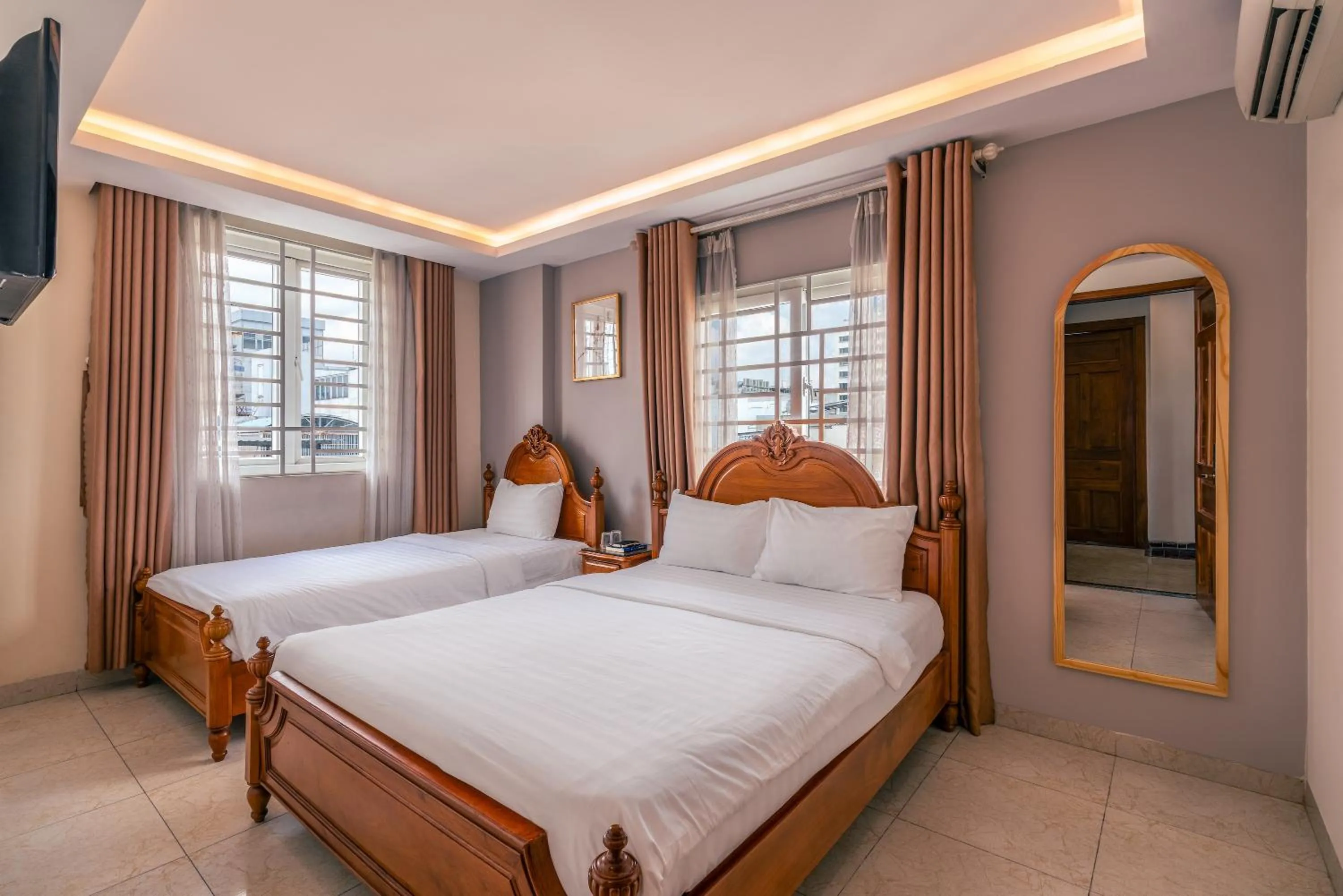 Bed in SAZI Erato Hotel - Free Airport & Breakfast