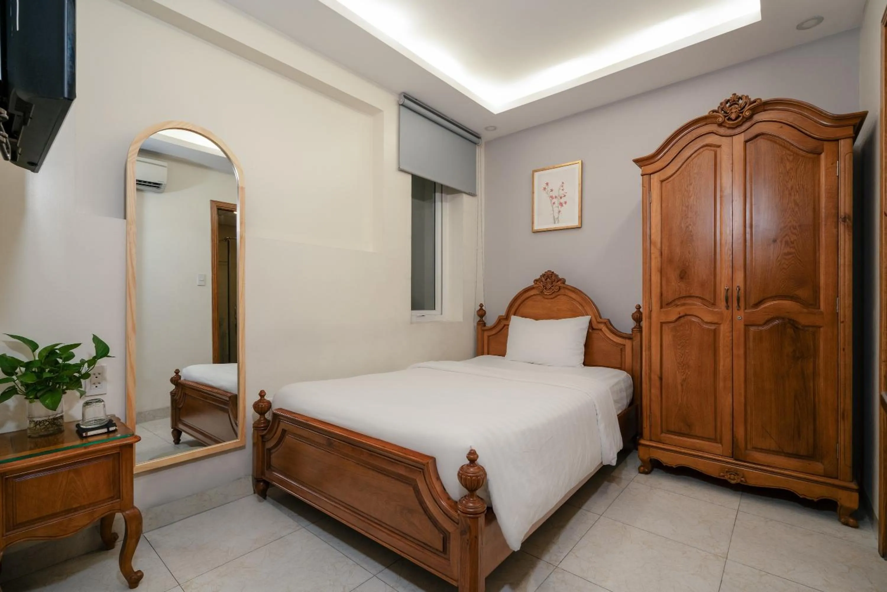 Bed in SAZI Erato Hotel - Free Airport & Breakfast