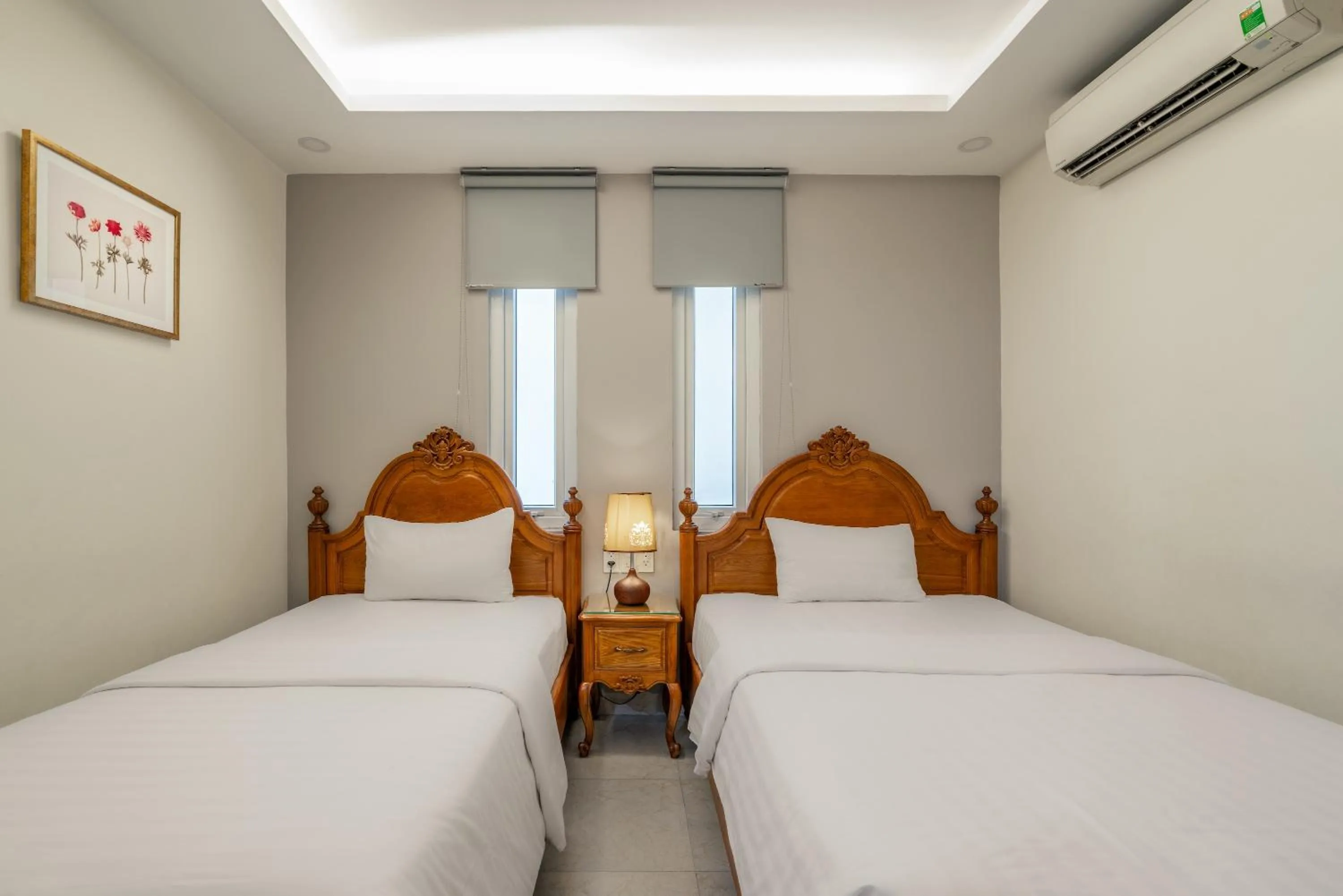 Bed in SAZI Erato Hotel - Free Airport & Breakfast