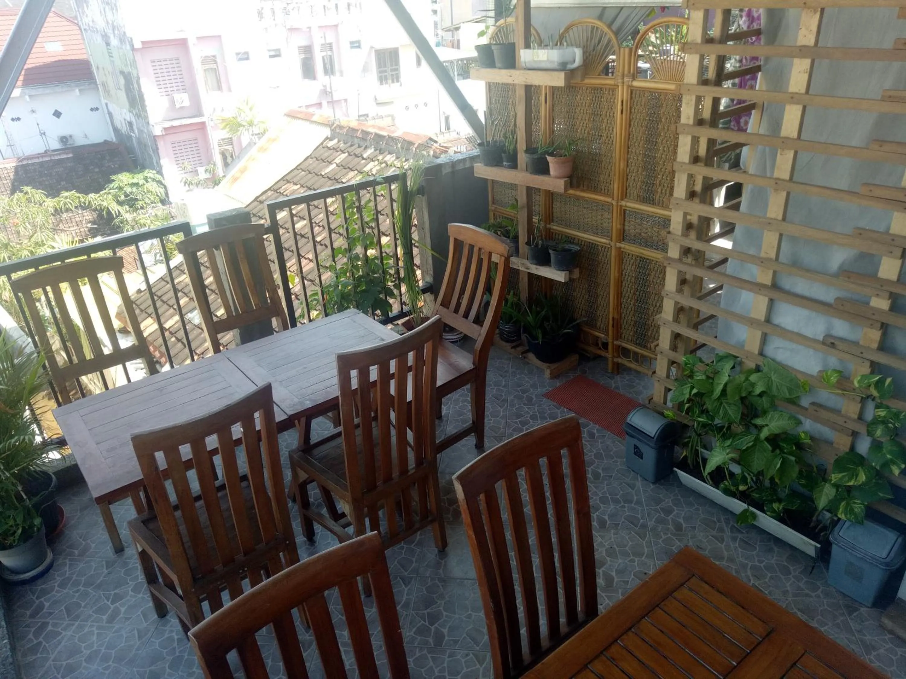 Balcony/Terrace in Losmen Fadel Malioboro Jogja