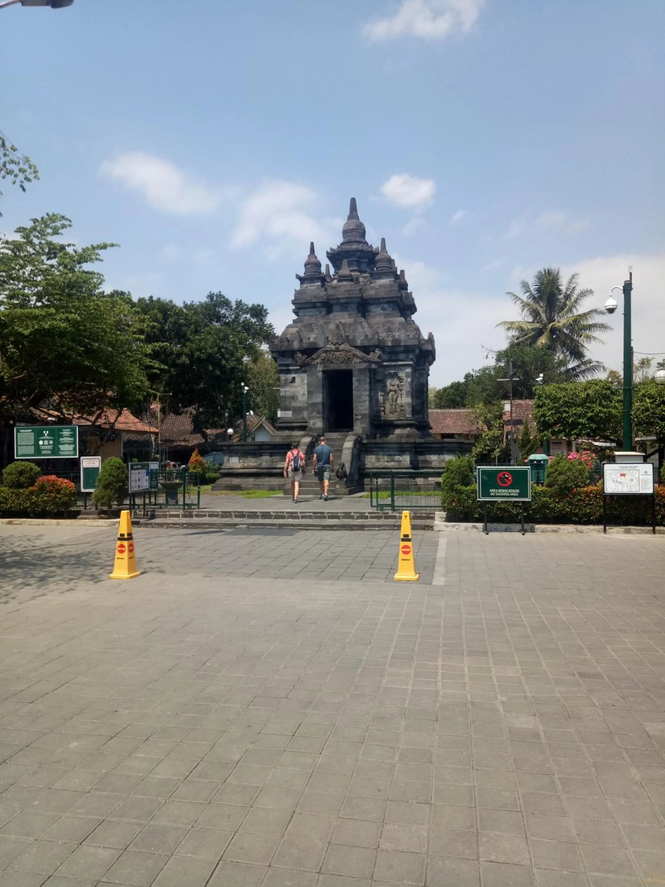 Landmark view in Losmen Fadel Malioboro Jogja