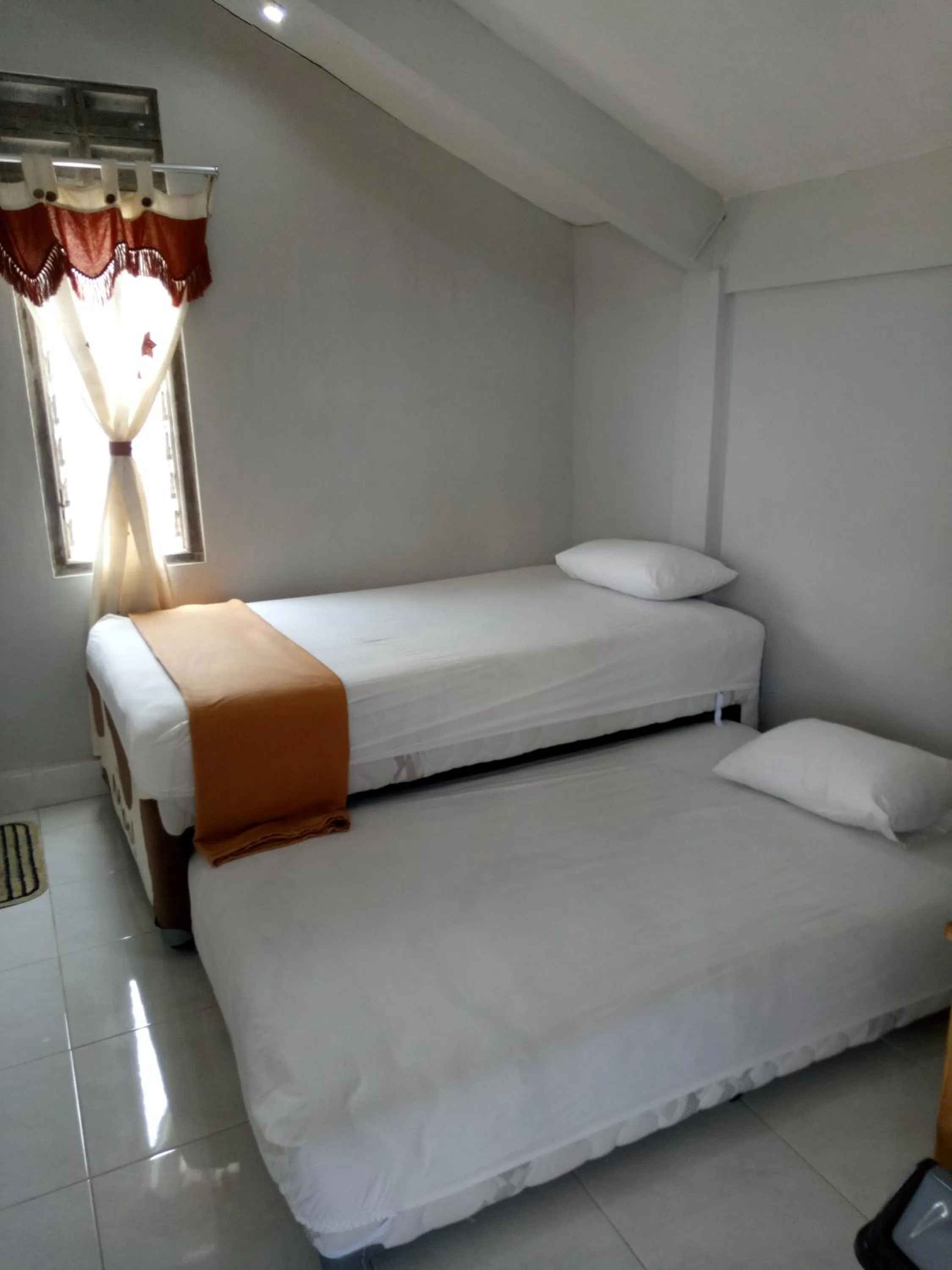 Bedroom, Bed in Losmen Fadel Malioboro Jogja
