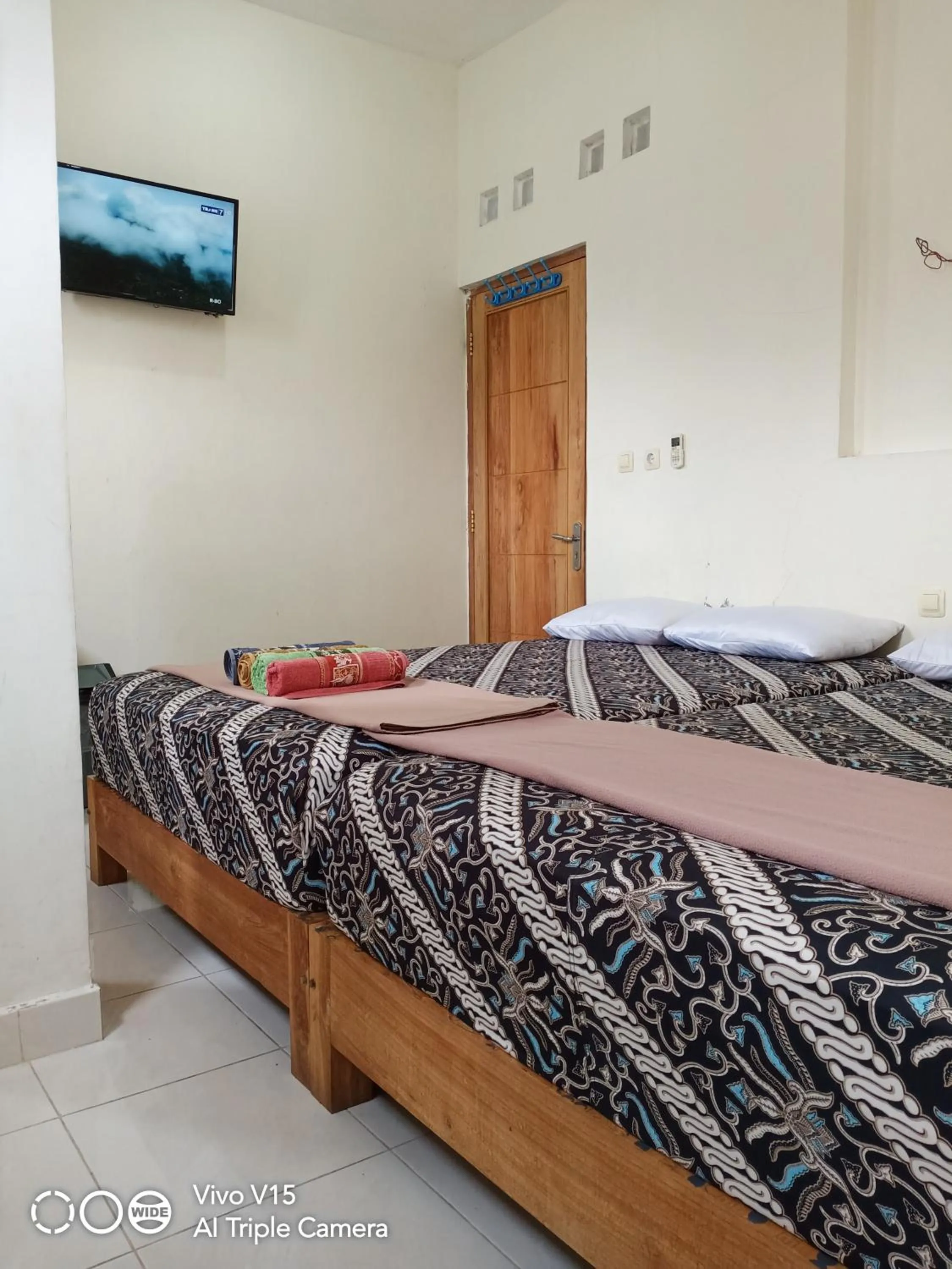 Property building, Bed in Losmen Fadel Malioboro Jogja