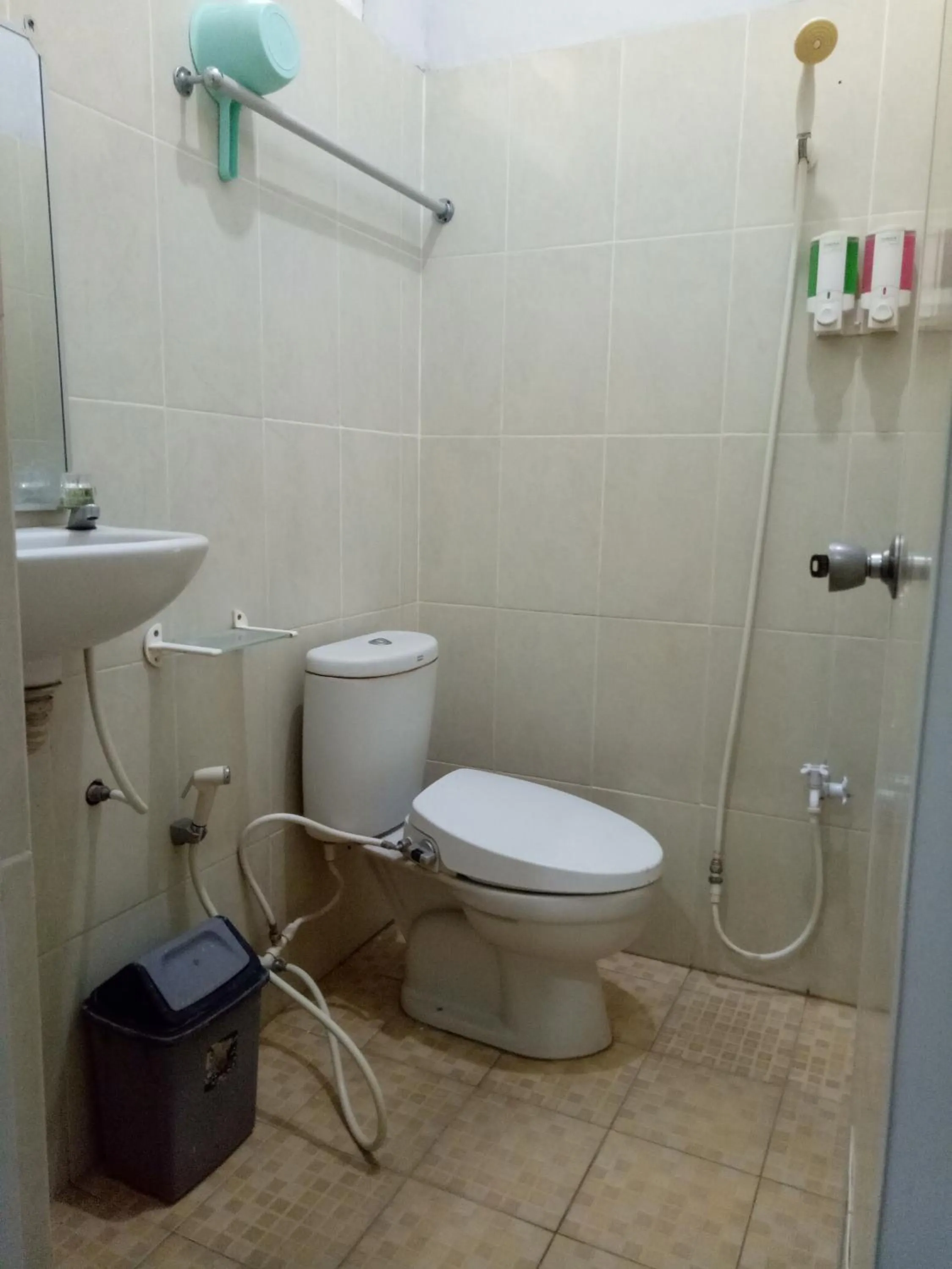 Bathroom in Losmen Fadel Malioboro Jogja