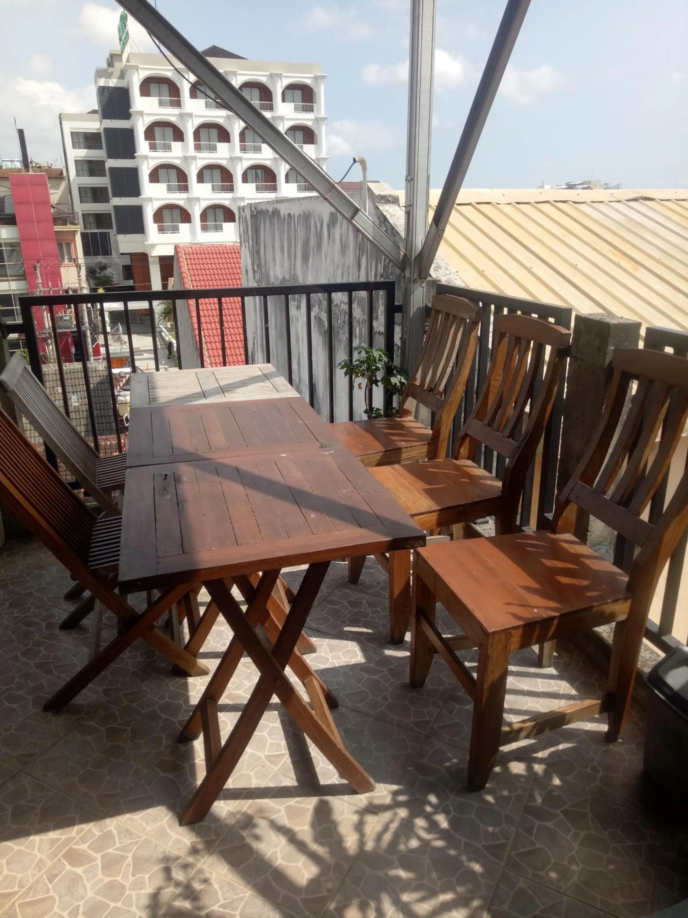 Restaurant/places to eat in Losmen Fadel Malioboro Jogja