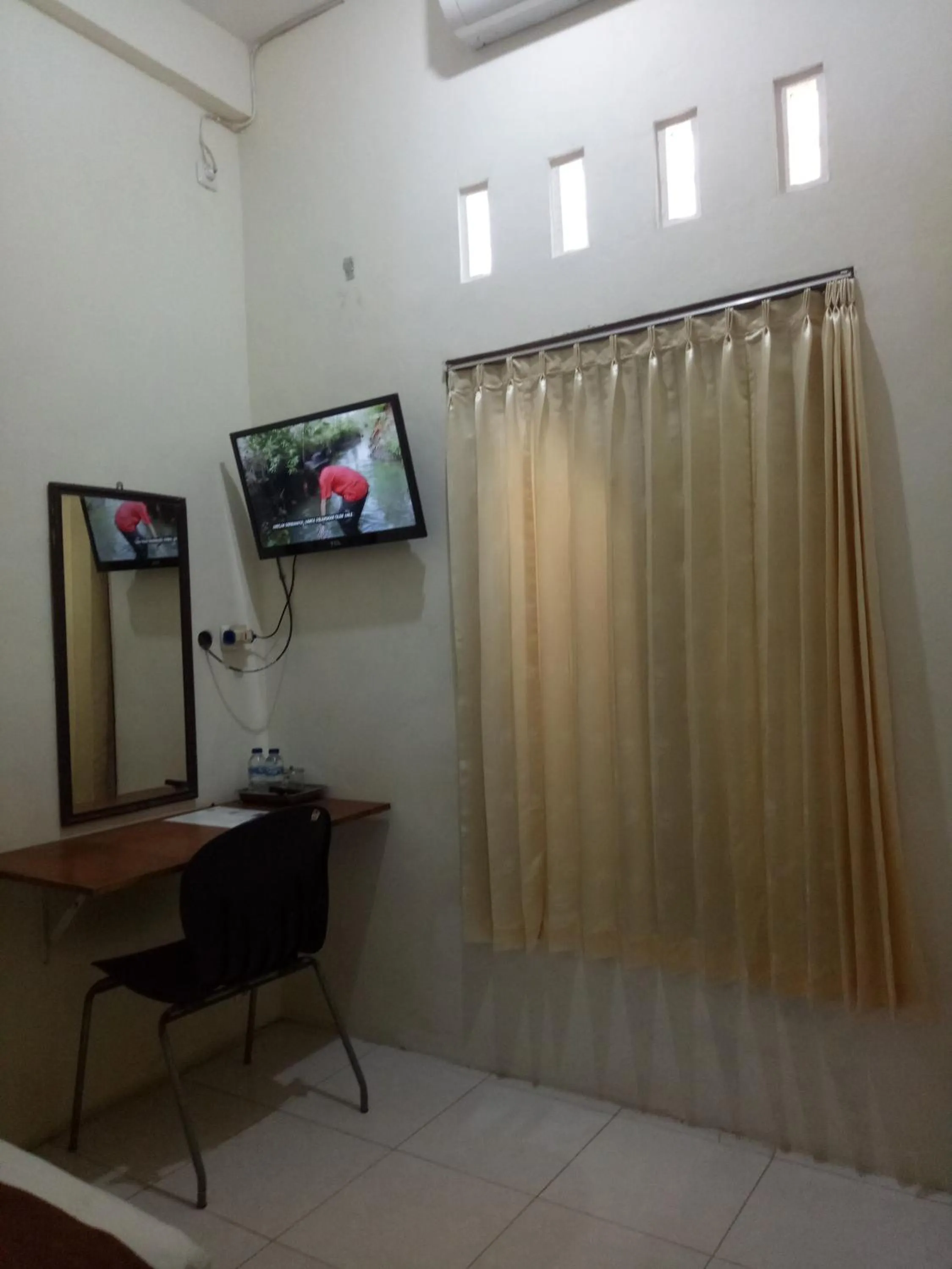 Bed in Losmen Fadel Malioboro Jogja