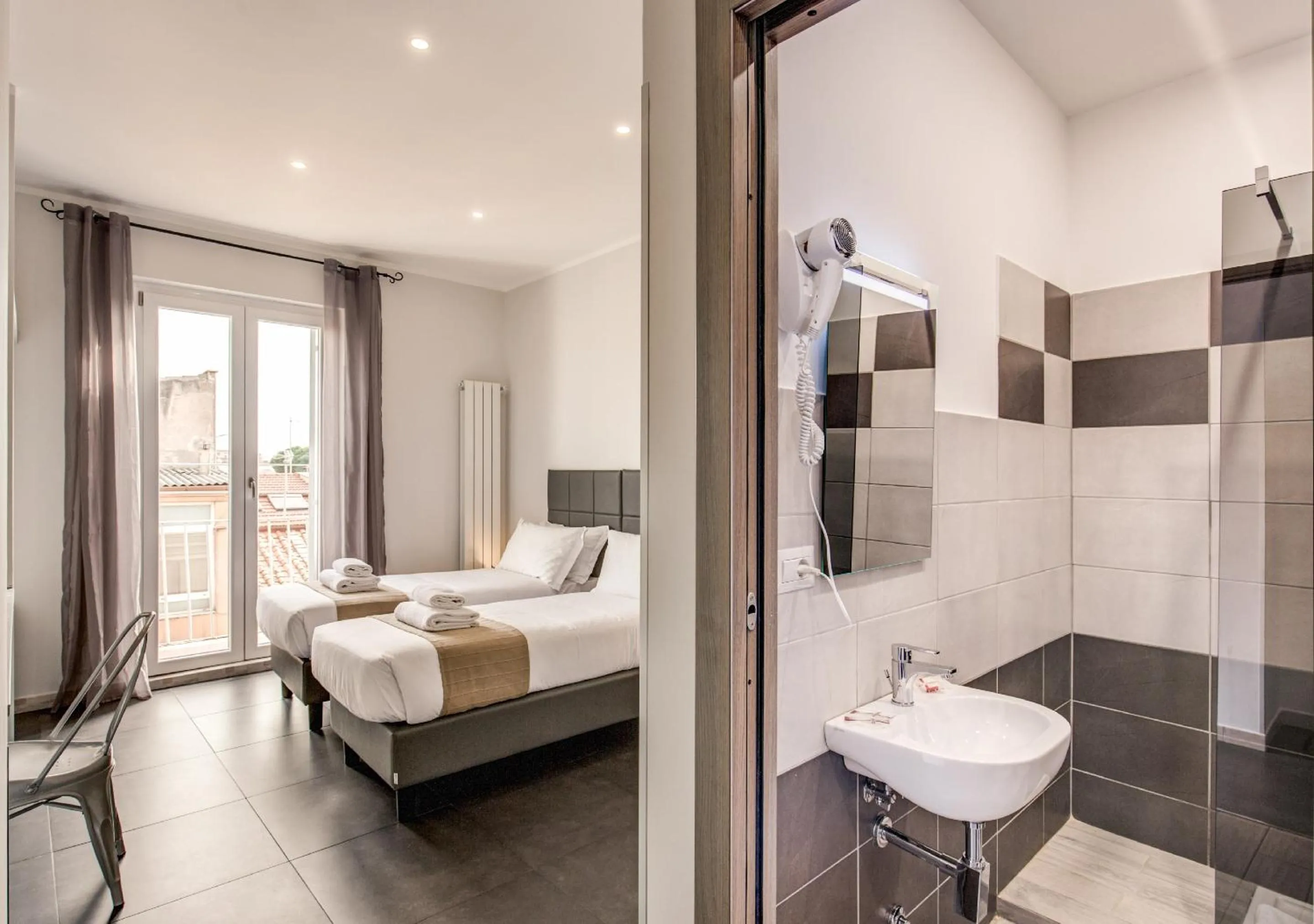 Photo of the whole room in Floor 6 Boutique Rooms by DOT Suites