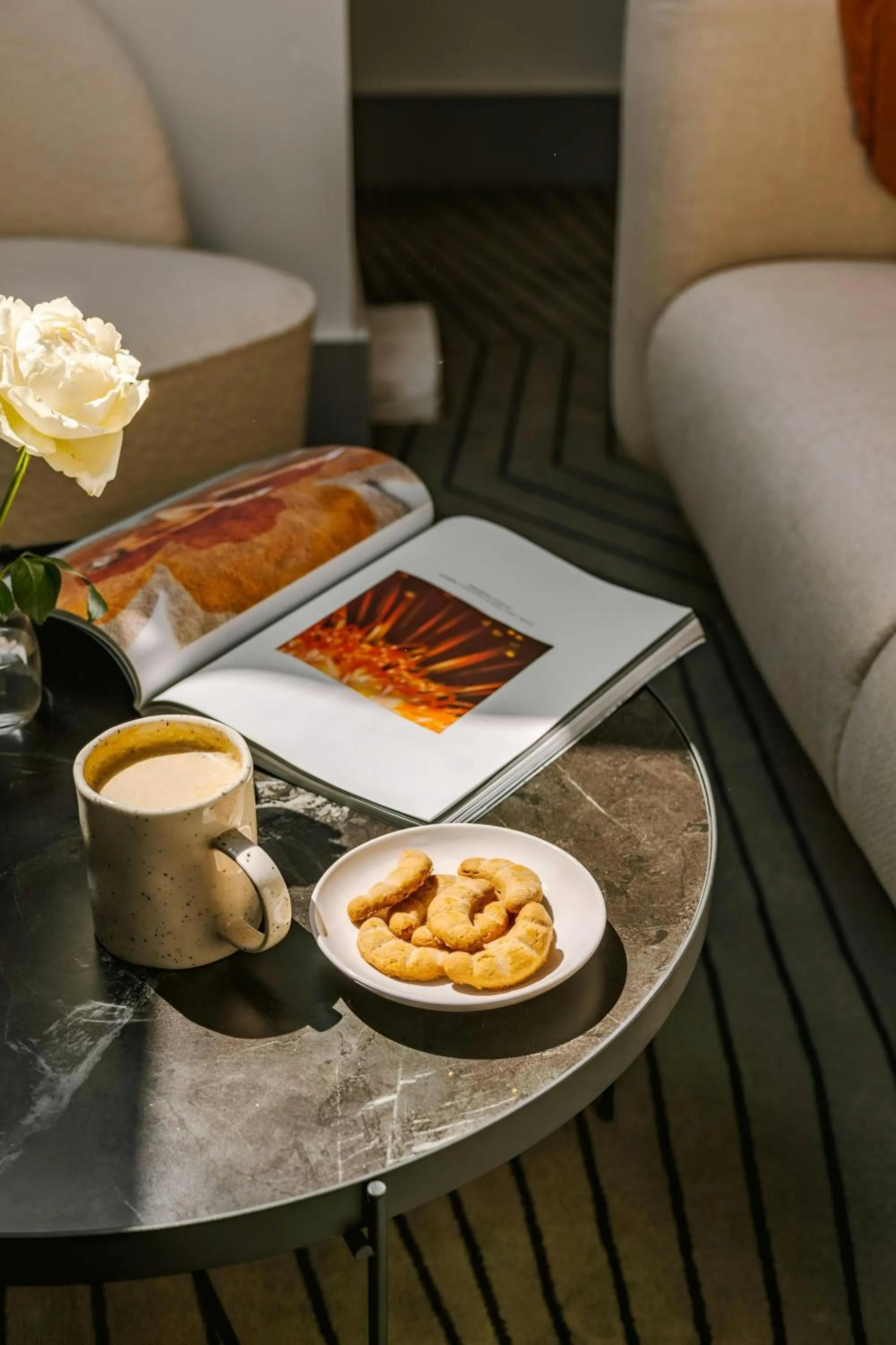 Lobby or reception in Yelo Belle Epoque Hotel Centre Ville, Sonder by Marriott Bonvoy