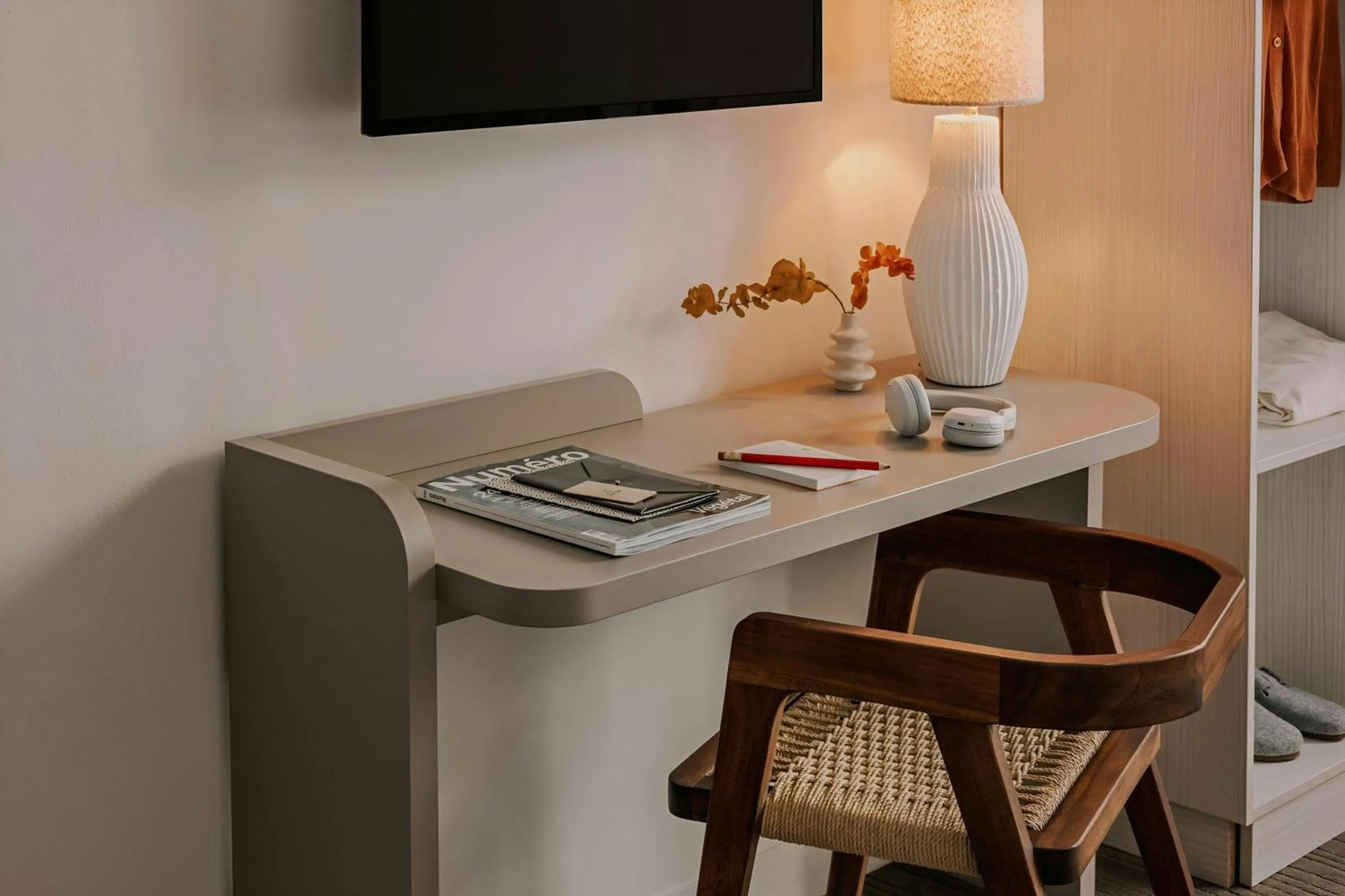 Bedroom in Yelo Belle Epoque Hotel Centre Ville, Sonder by Marriott Bonvoy