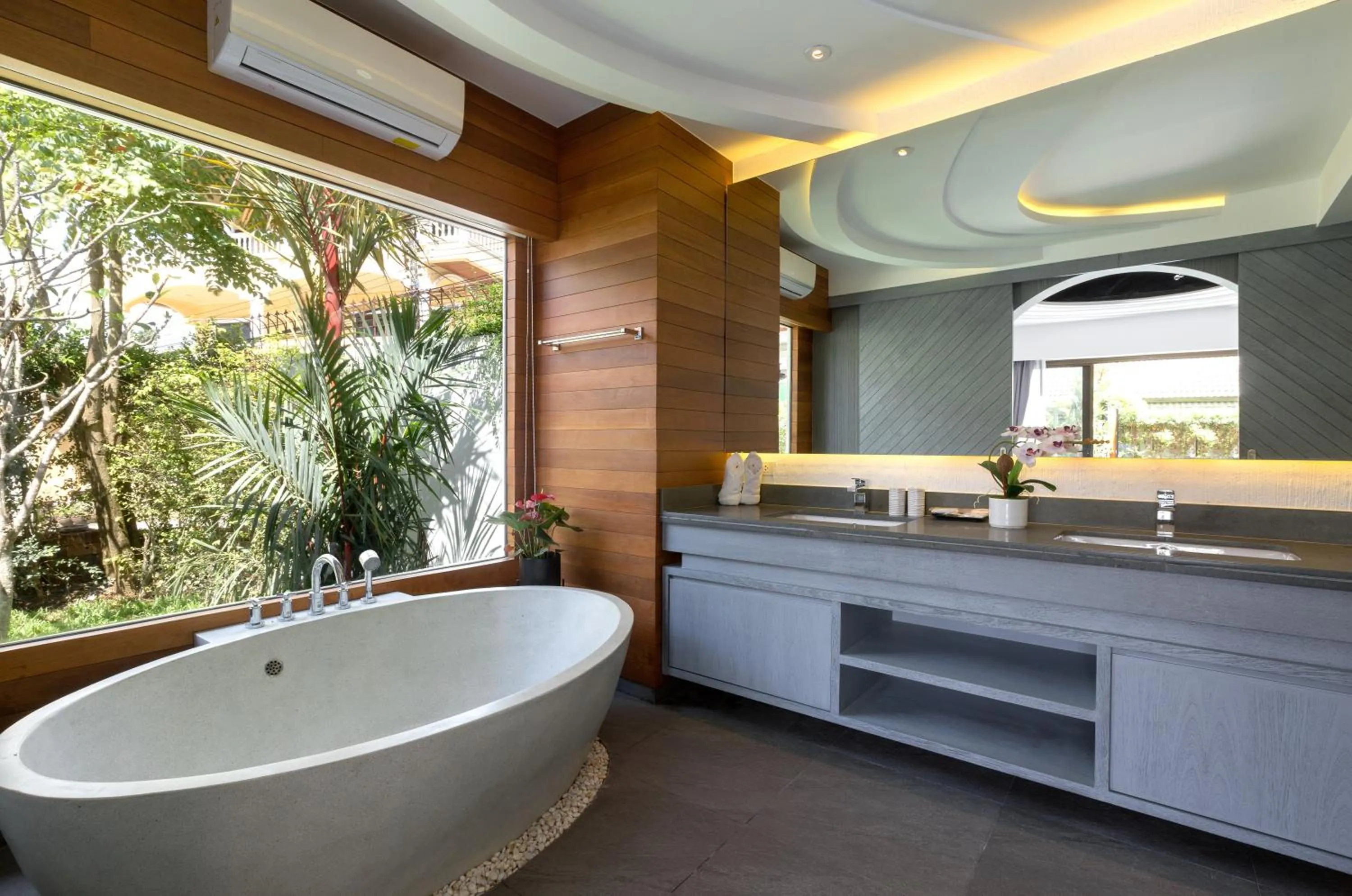 Bathroom in Karon Beach Pool Villa - Sha Extra Plus