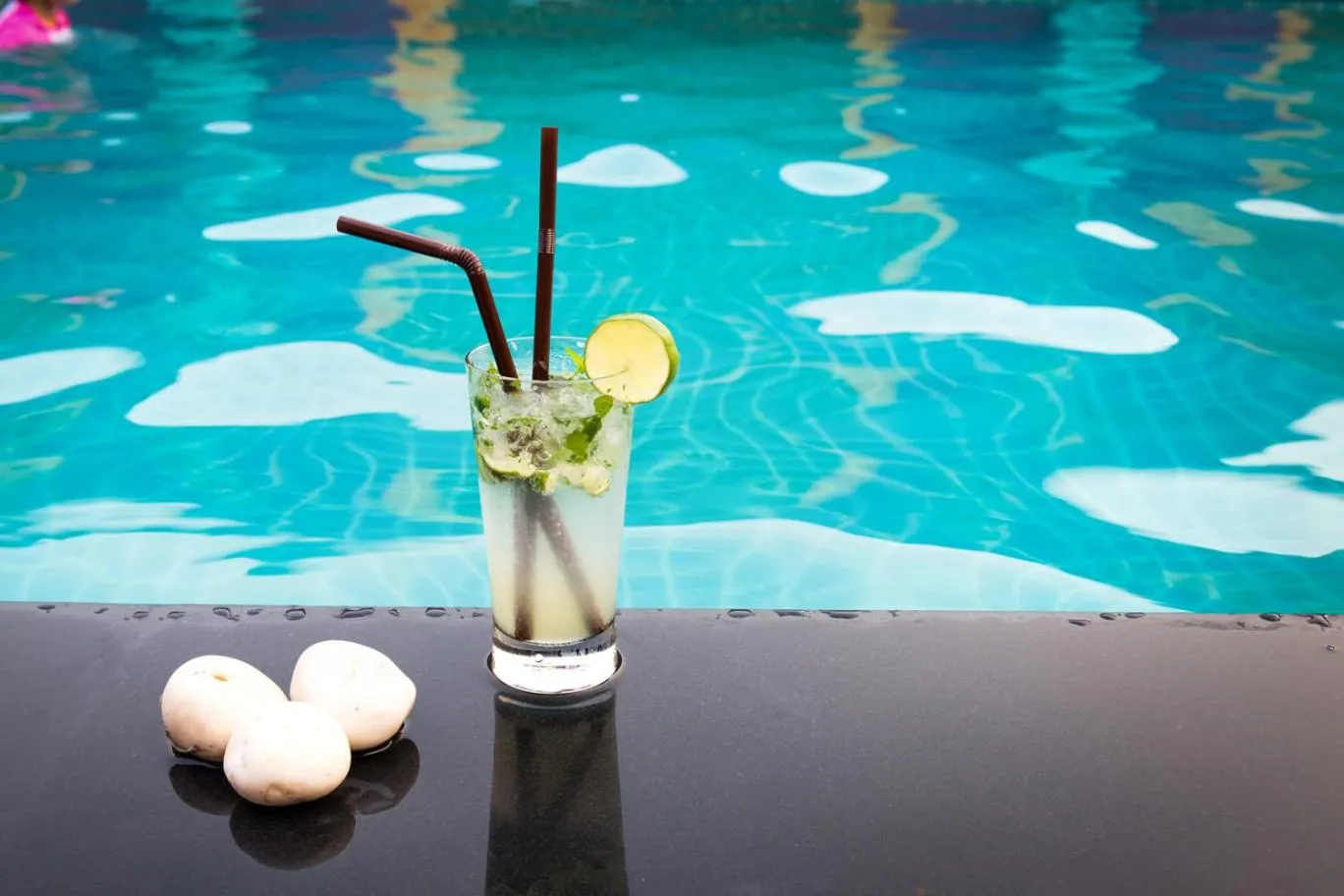 Swimming pool in Swiss Flora Royal Hotel Riyadh