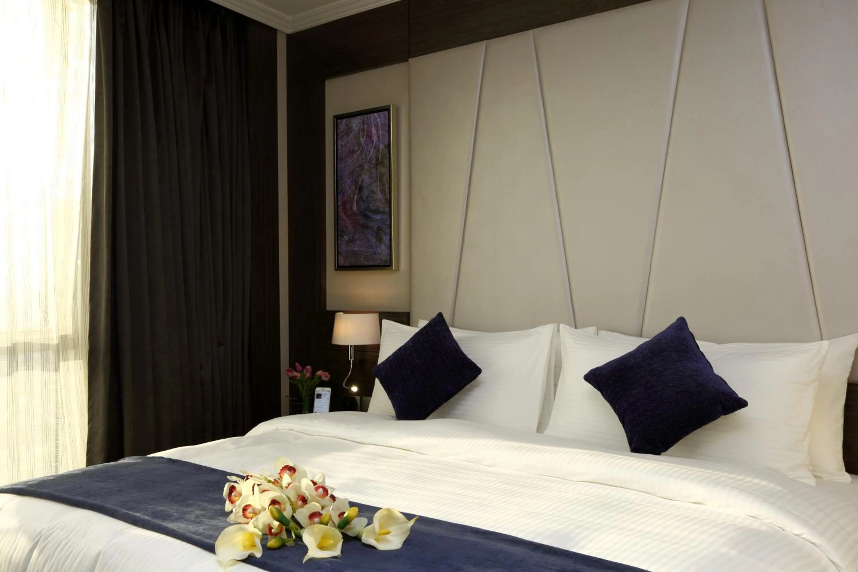 Bedroom, Bed in Swiss Flora Royal Hotel Riyadh