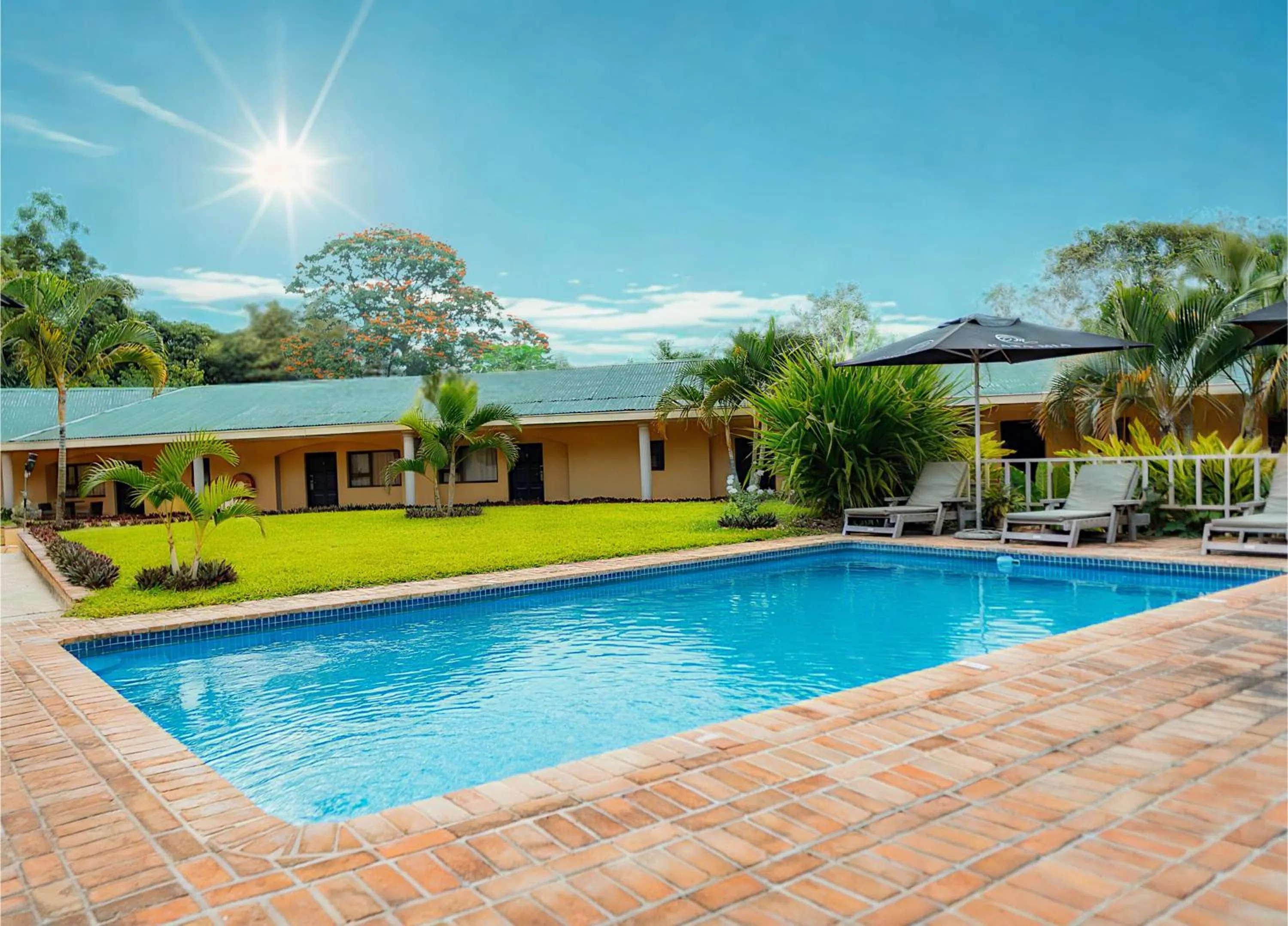 Day in Casa Mia Lodge & Restaurant