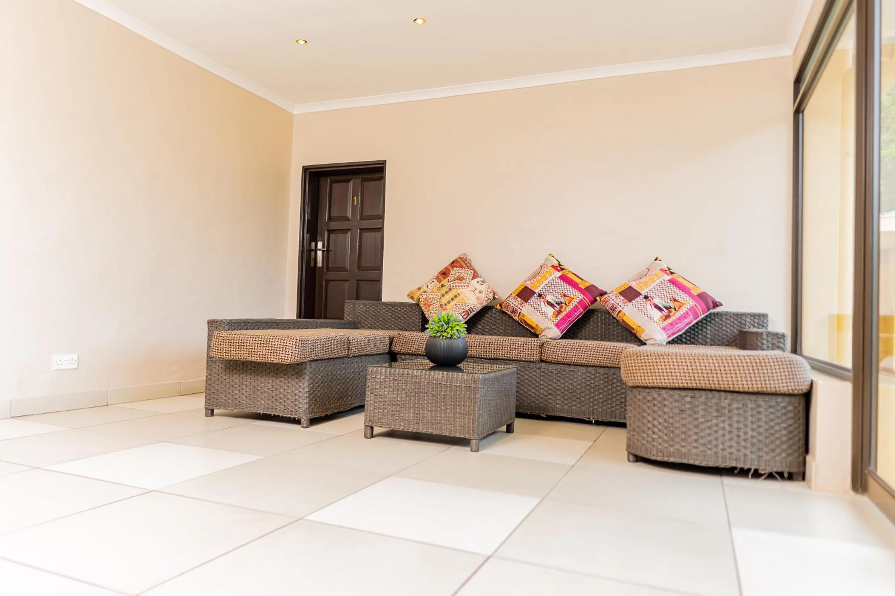 Lounge or bar in Casa Mia Lodge & Restaurant