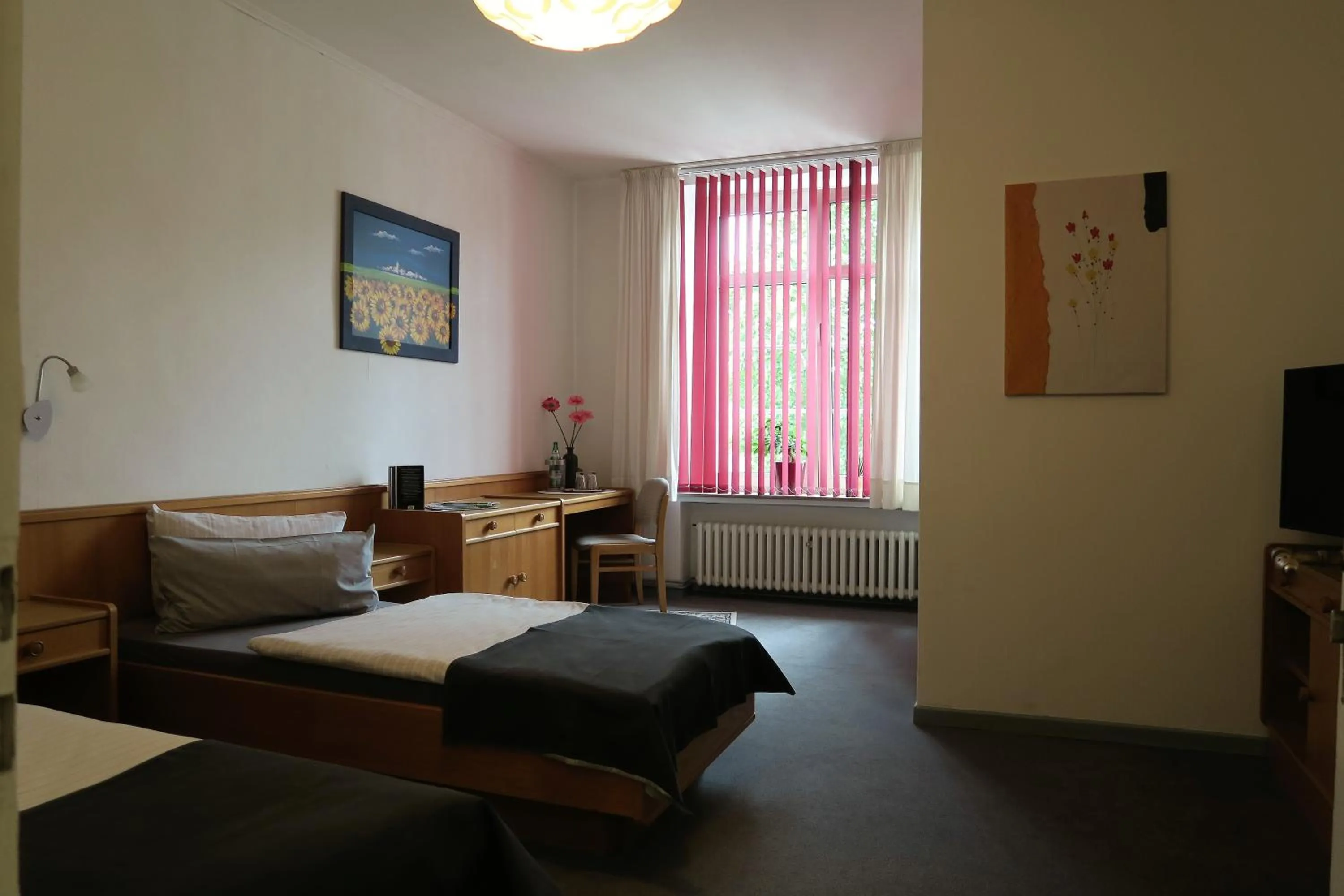 Photo of the whole room, Bed in Hotel-Restaurant Haus Keller