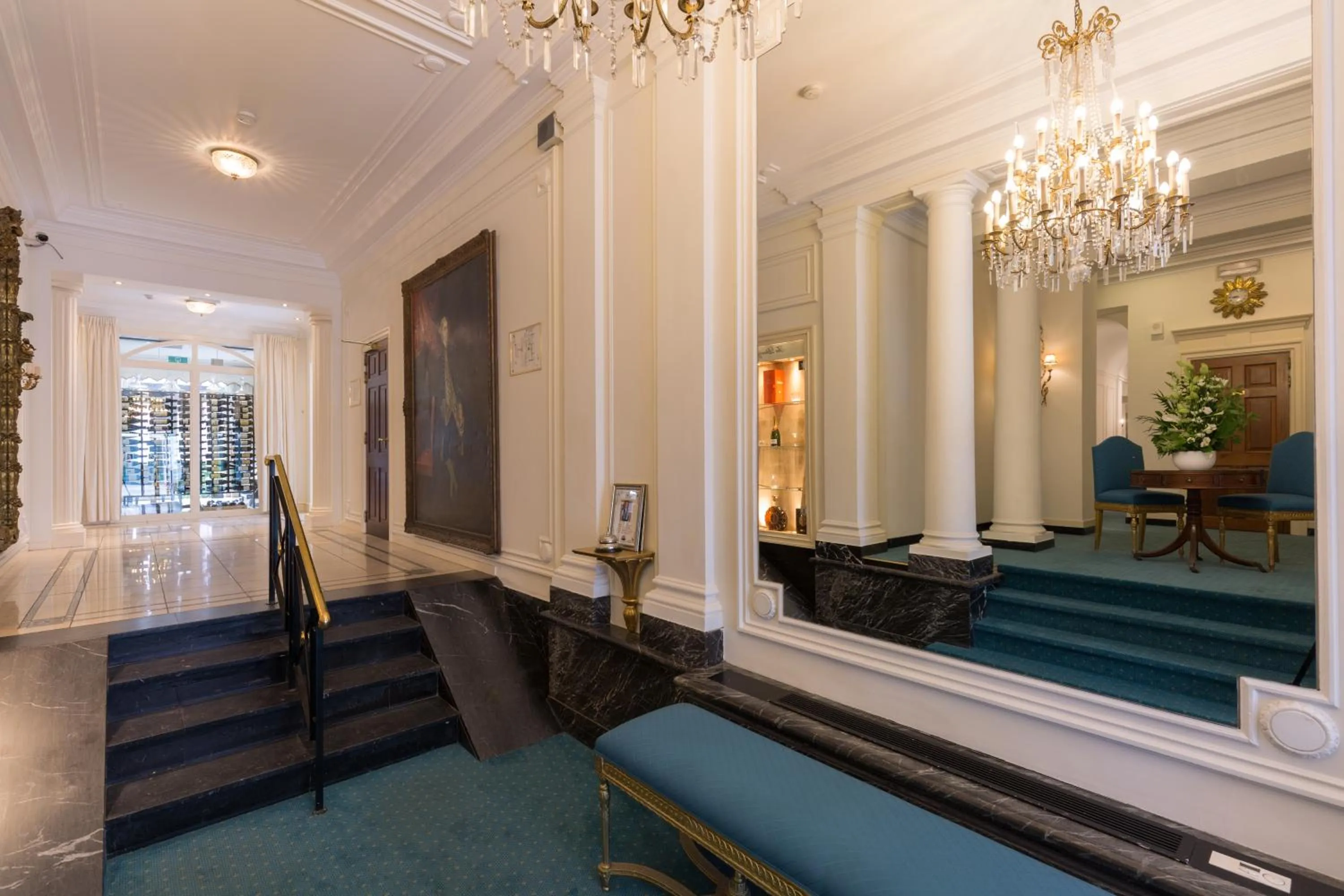 Facade/entrance in Stanhope Hotel by Thon Hotels