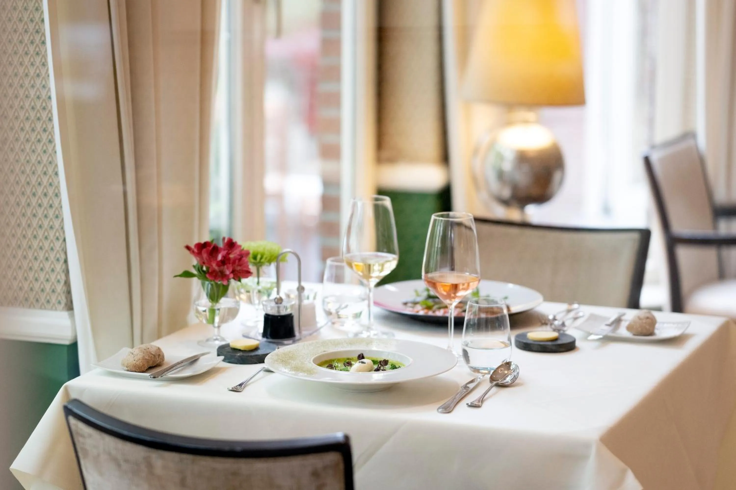 Restaurant/places to eat in Stanhope Hotel by Thon Hotels