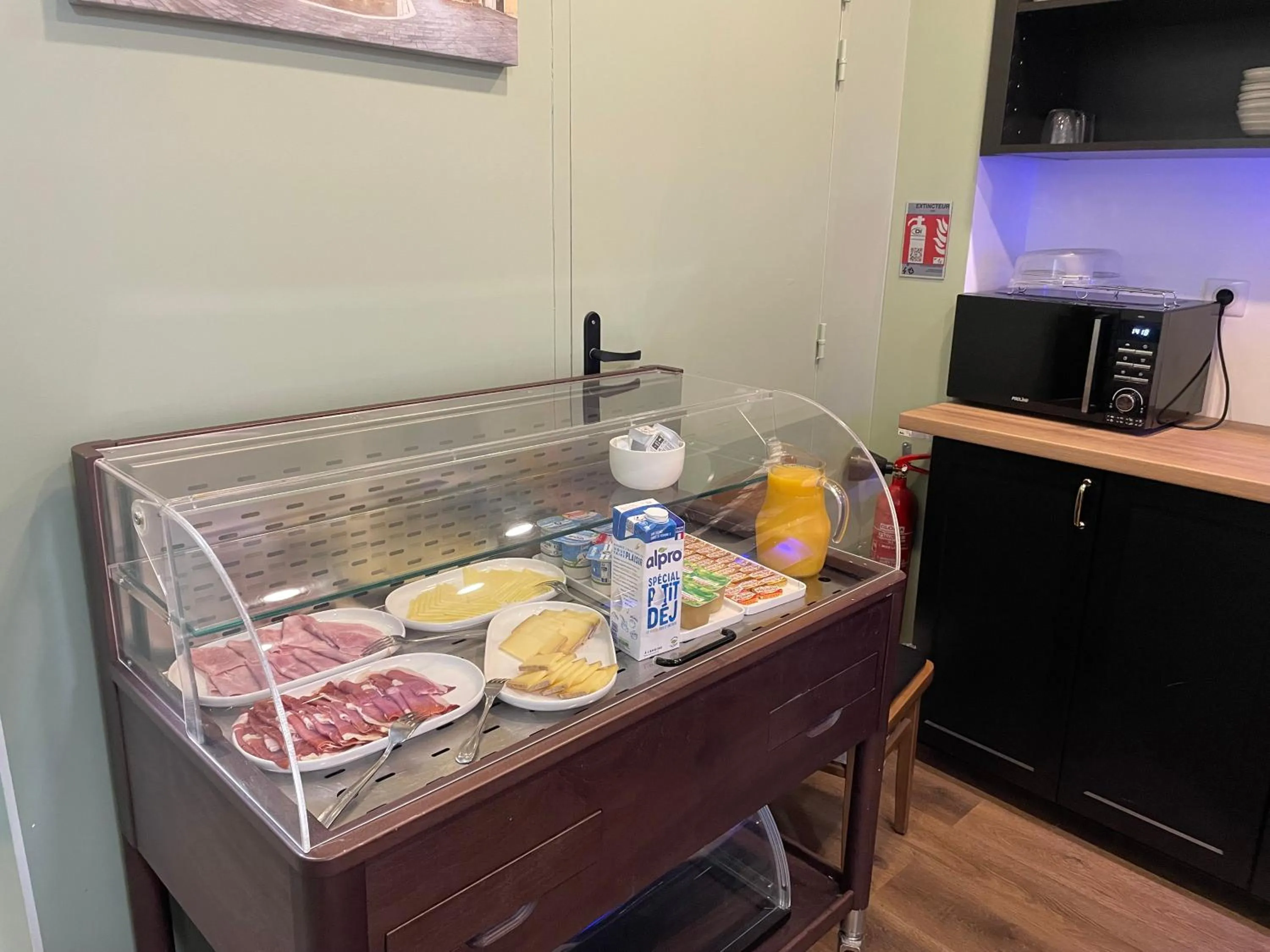 Coffee/tea facilities in Hôtel P.L.M.