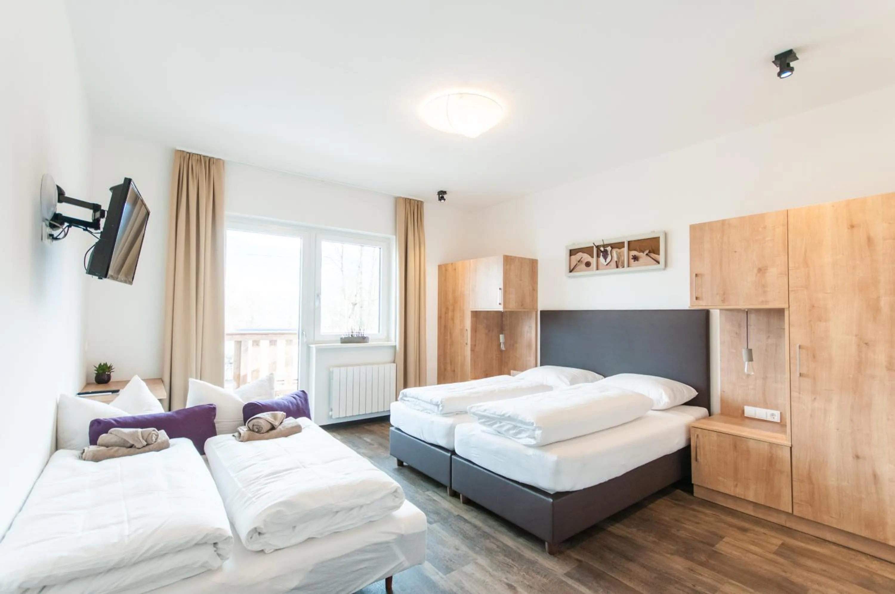 Photo of the whole room, Bed in Pension Max SUMMERCARD INCLUDED