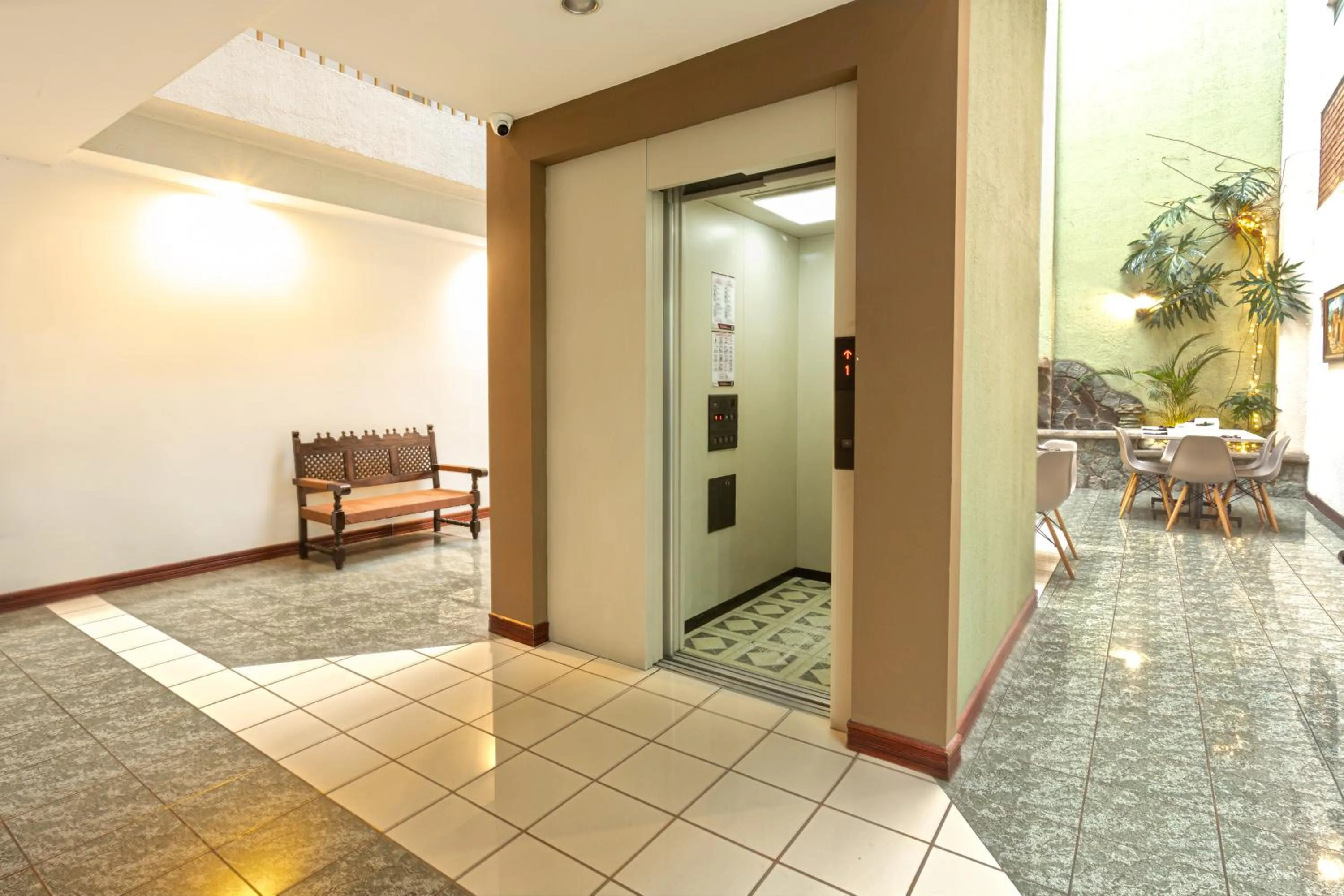 elevator in Apartotel Tairona