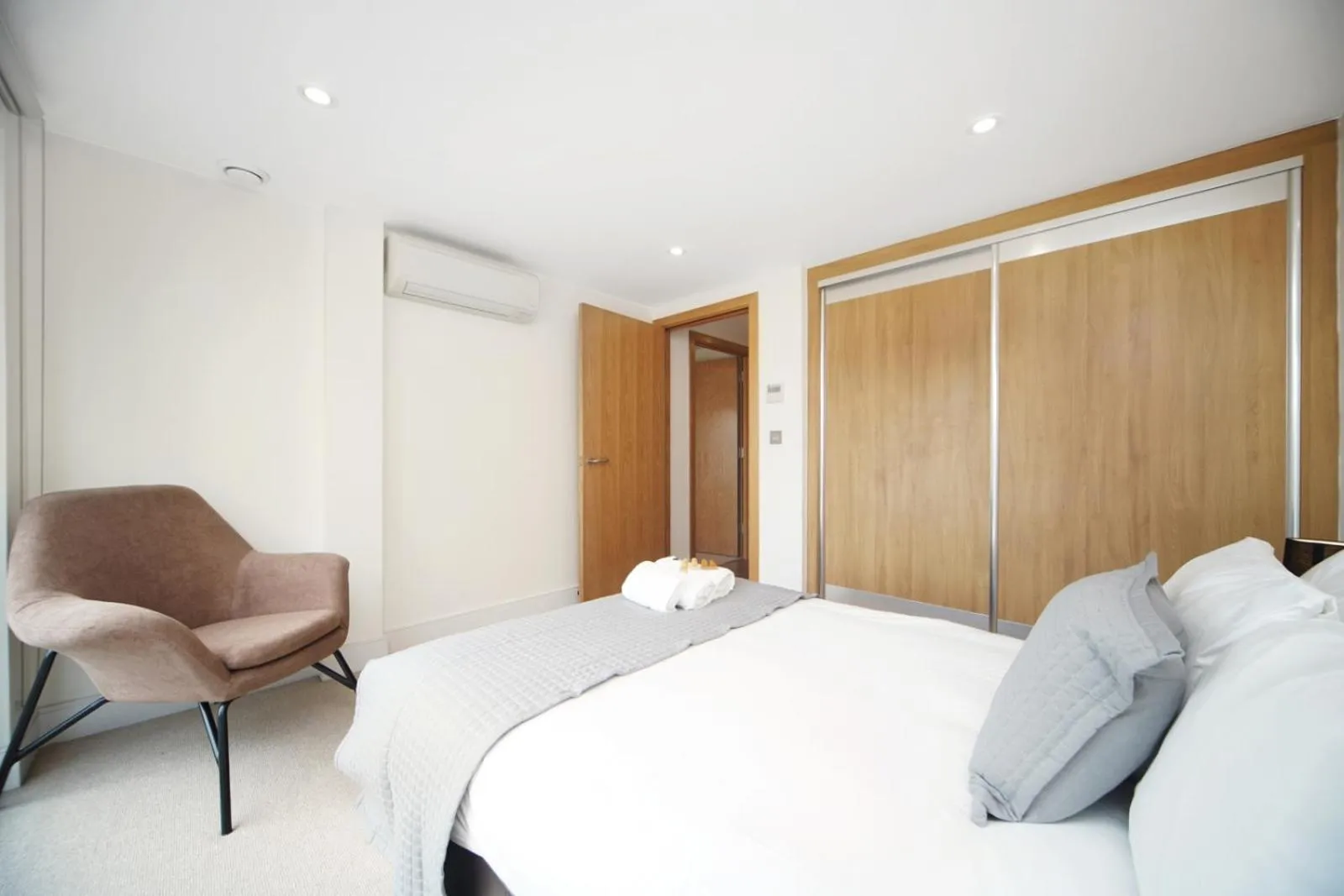Bedroom, Bed in Modern Apartments in Bayswater Central London FREE WIFI & AIRCON by City Stay Aparts London