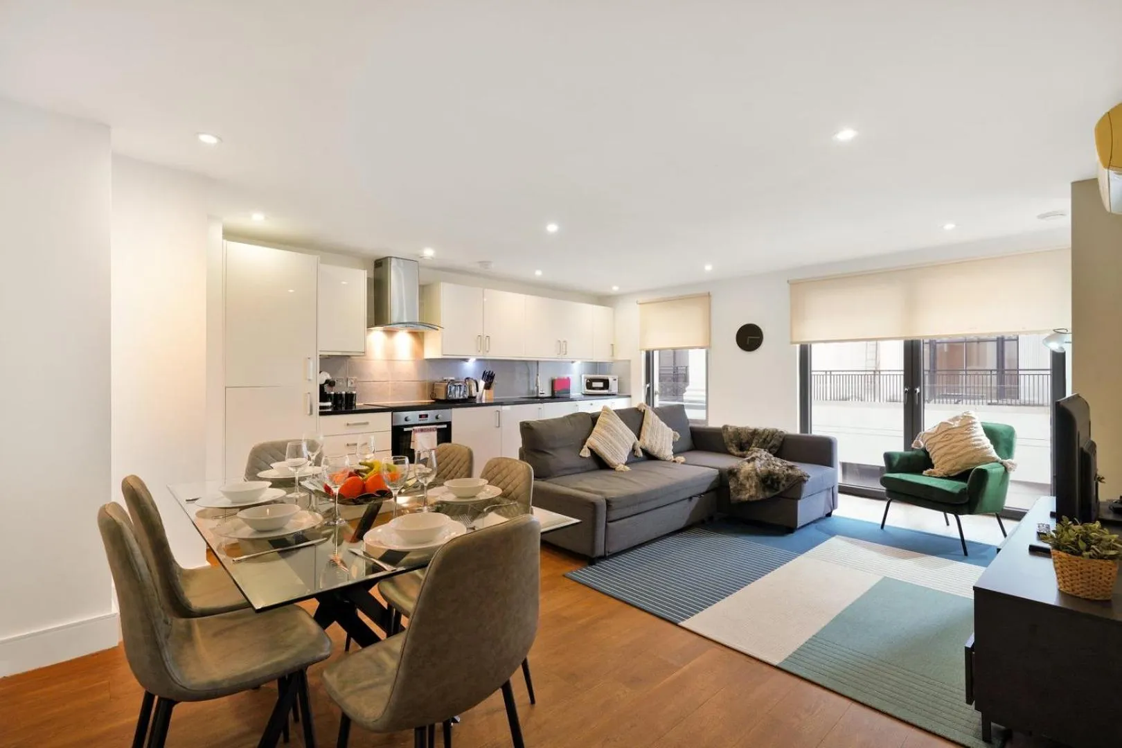 Modern Apartments in Bayswater Central London FREE WIFI & AIRCON by City Stay Aparts London