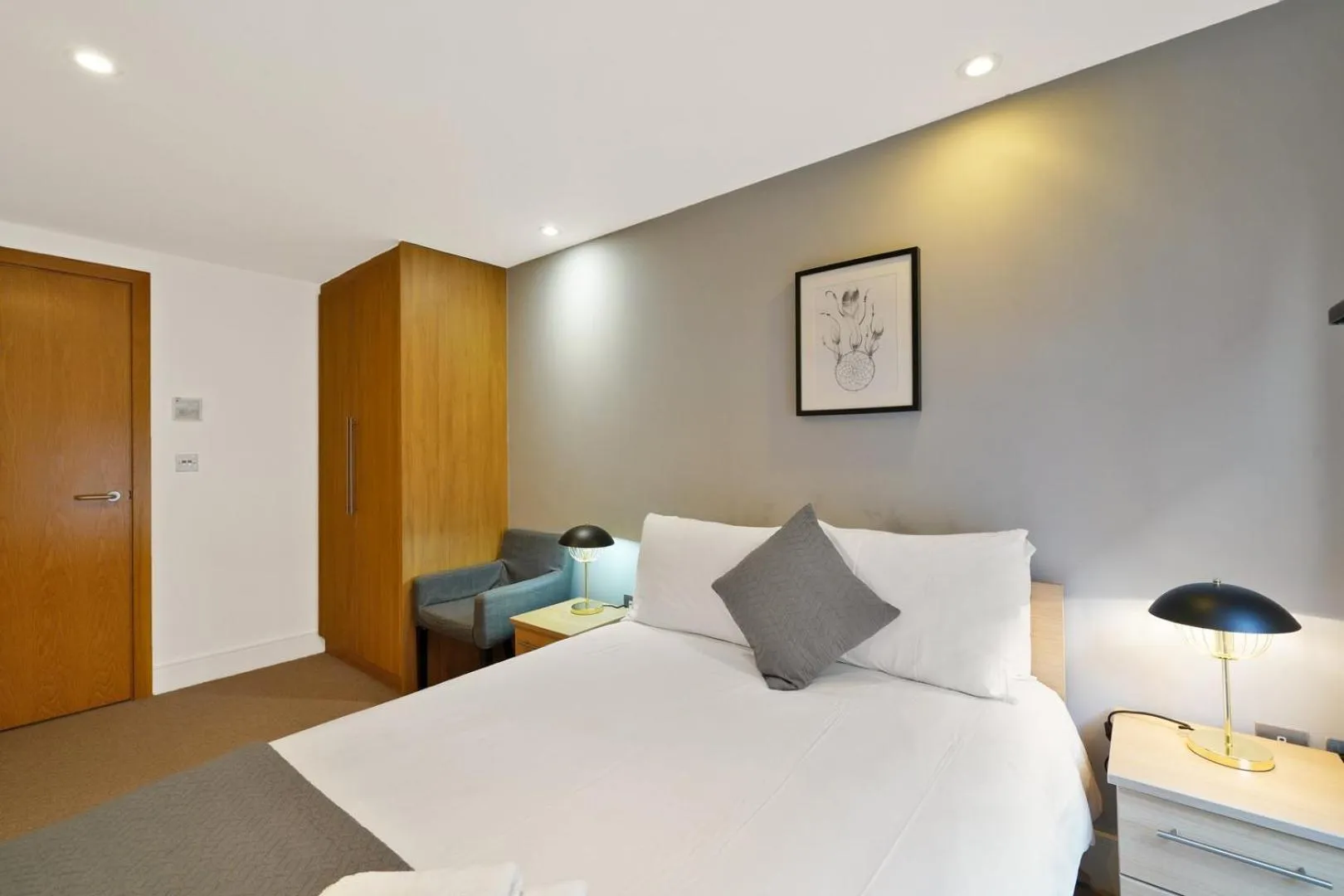Bed in Modern Apartments in Bayswater Central London FREE WIFI & AIRCON by City Stay Aparts London