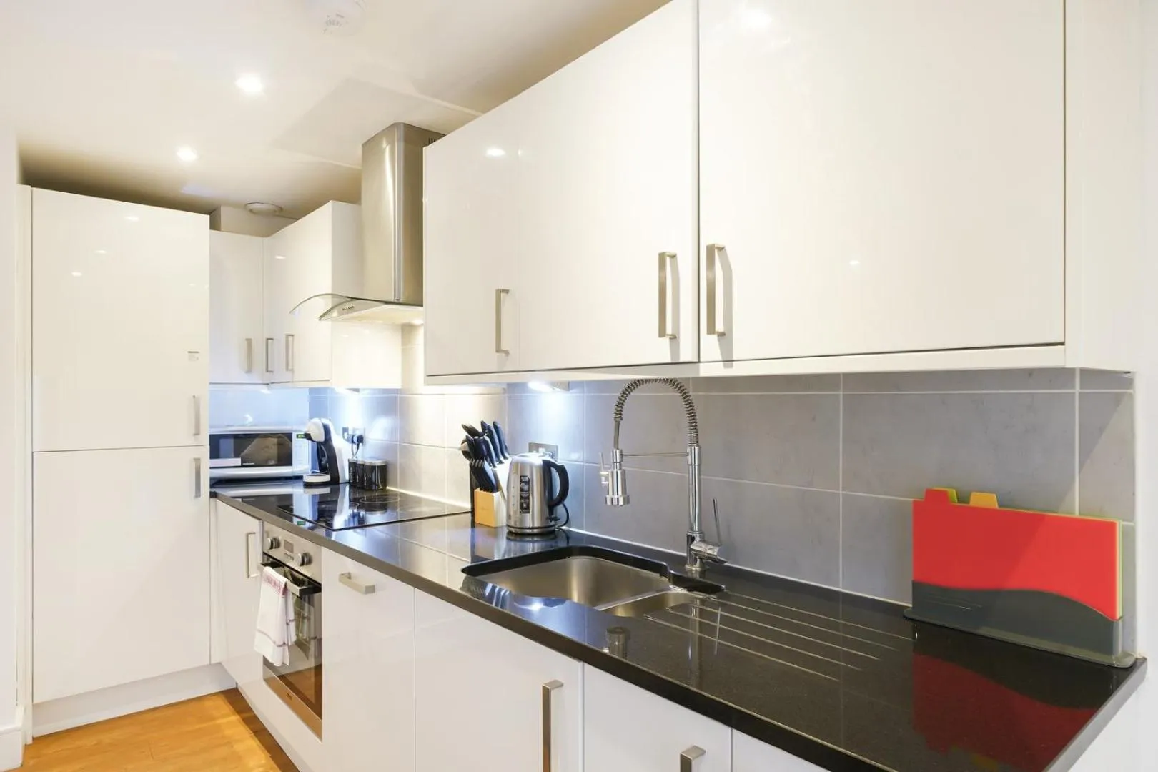 Modern Apartments in Bayswater Central London FREE WIFI & AIRCON by City Stay Aparts London