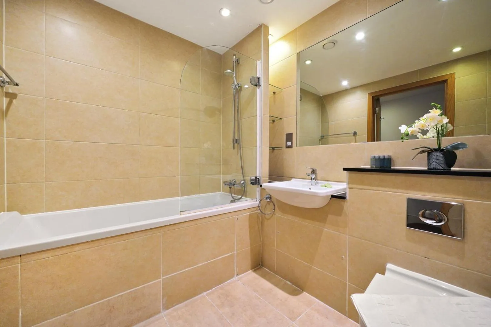 Modern Apartments in Bayswater Central London FREE WIFI & AIRCON by City Stay Aparts London