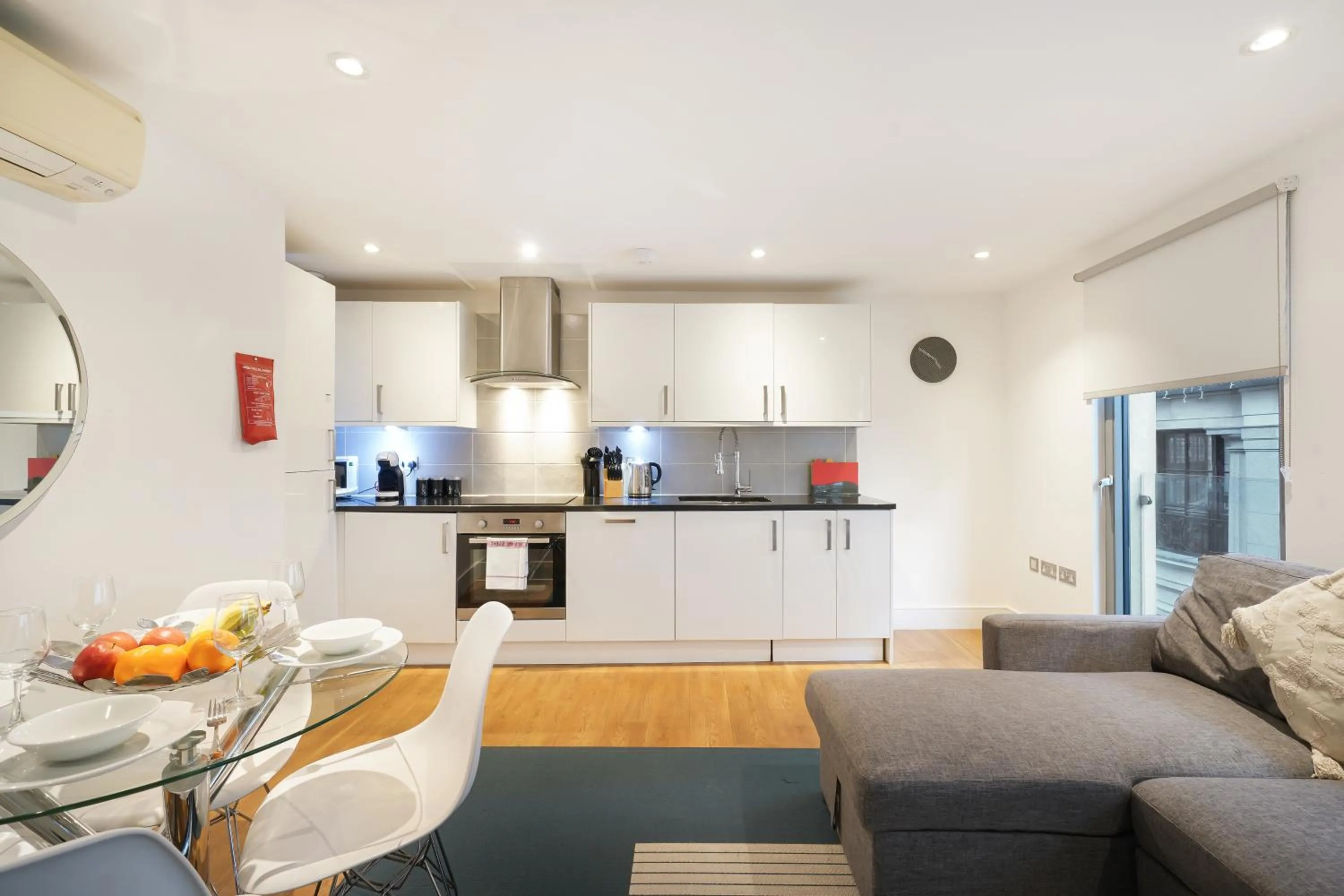 Dinner in Modern Apartments in Bayswater Central London FREE WIFI & AIRCON by City Stay Aparts London