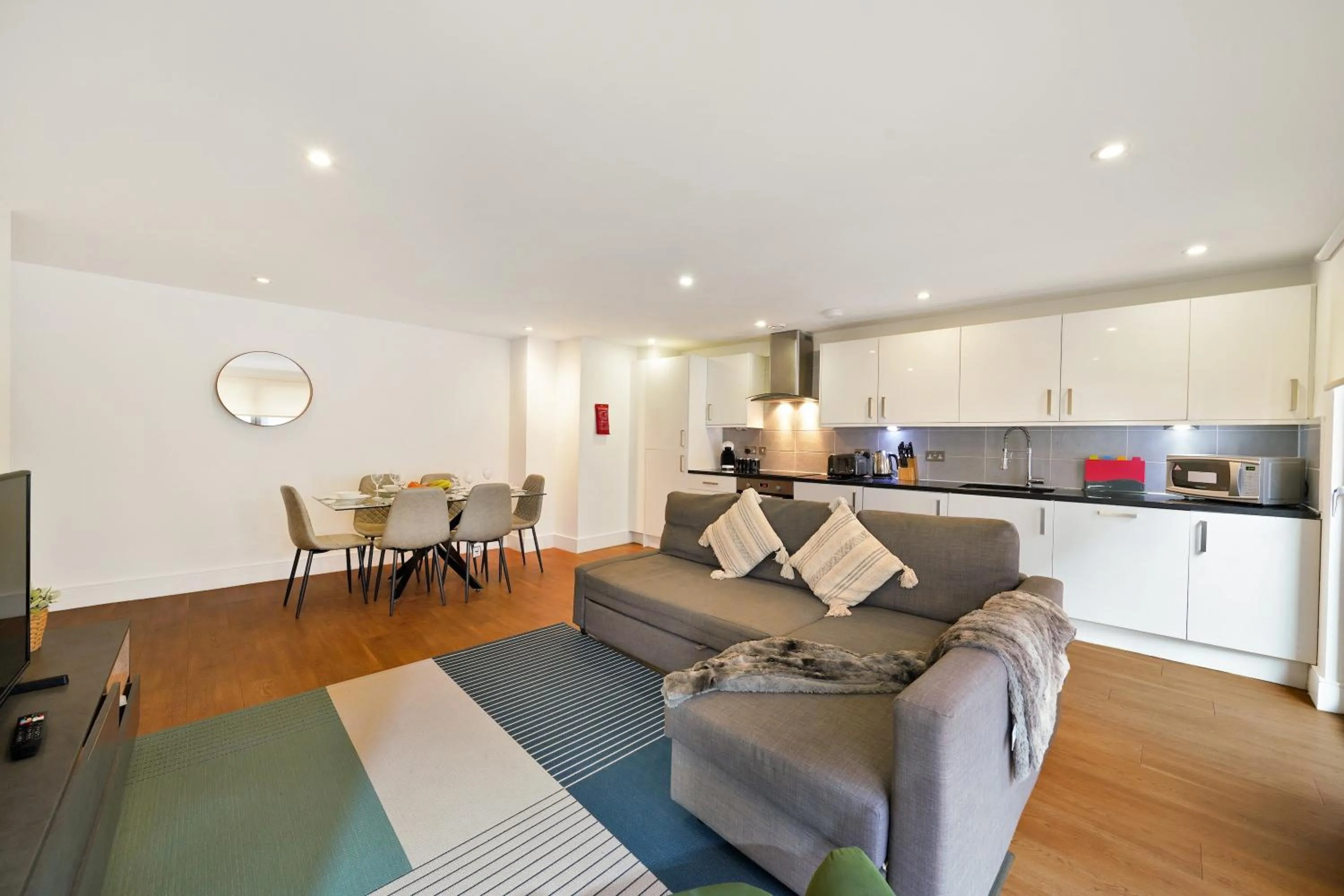 Living room in Modern Apartments in Bayswater Central London FREE WIFI & AIRCON by City Stay Aparts London
