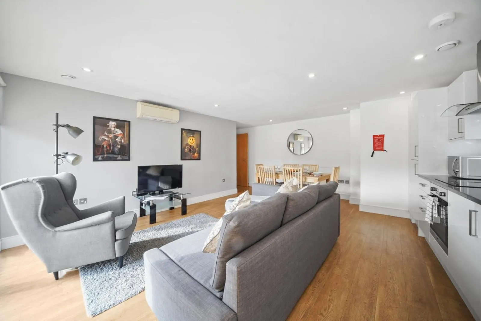 Living room in Modern Apartments in Bayswater Central London FREE WIFI & AIRCON by City Stay Aparts London