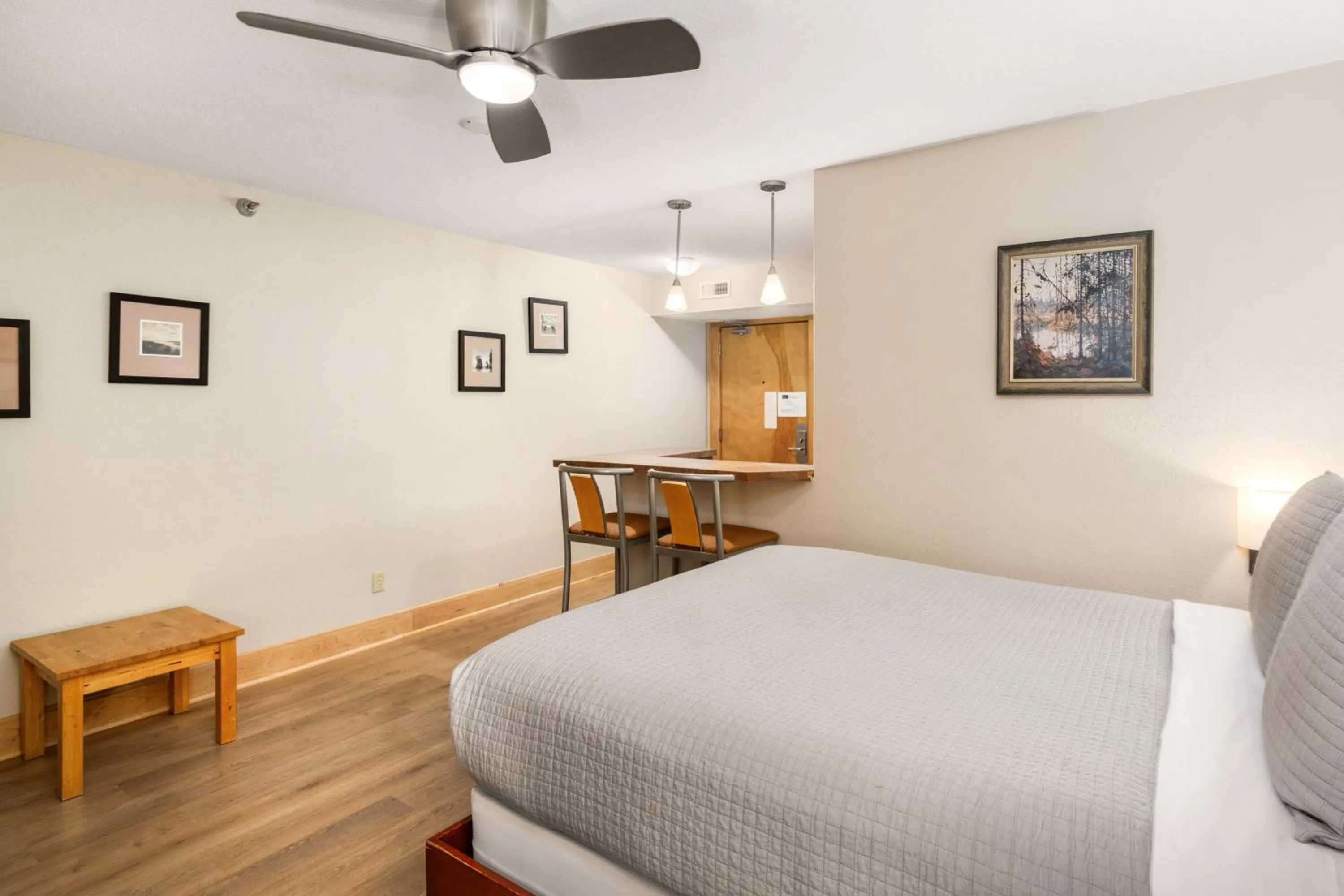 Bedroom, Bed in East Bay Suites