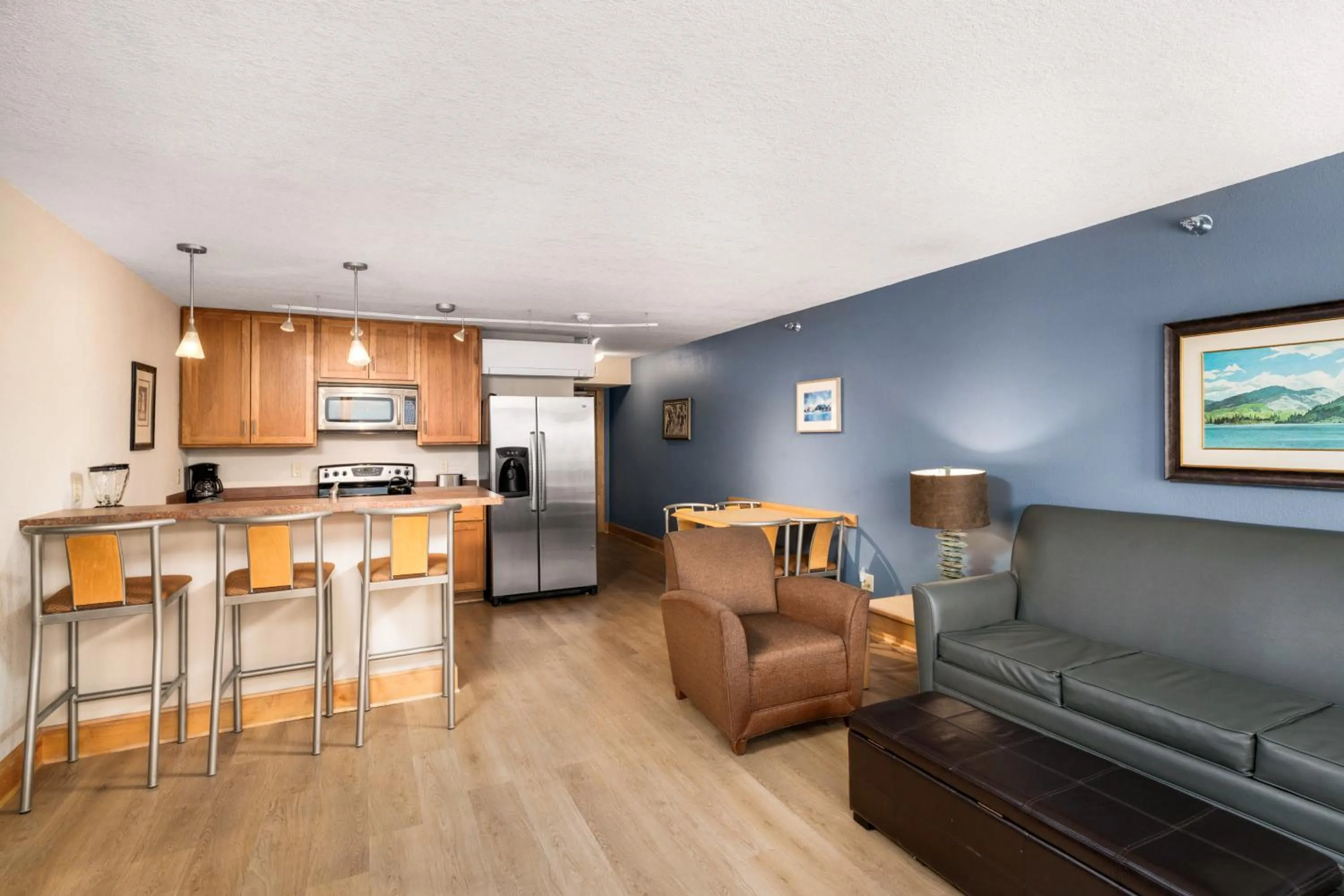 Living room in East Bay Suites