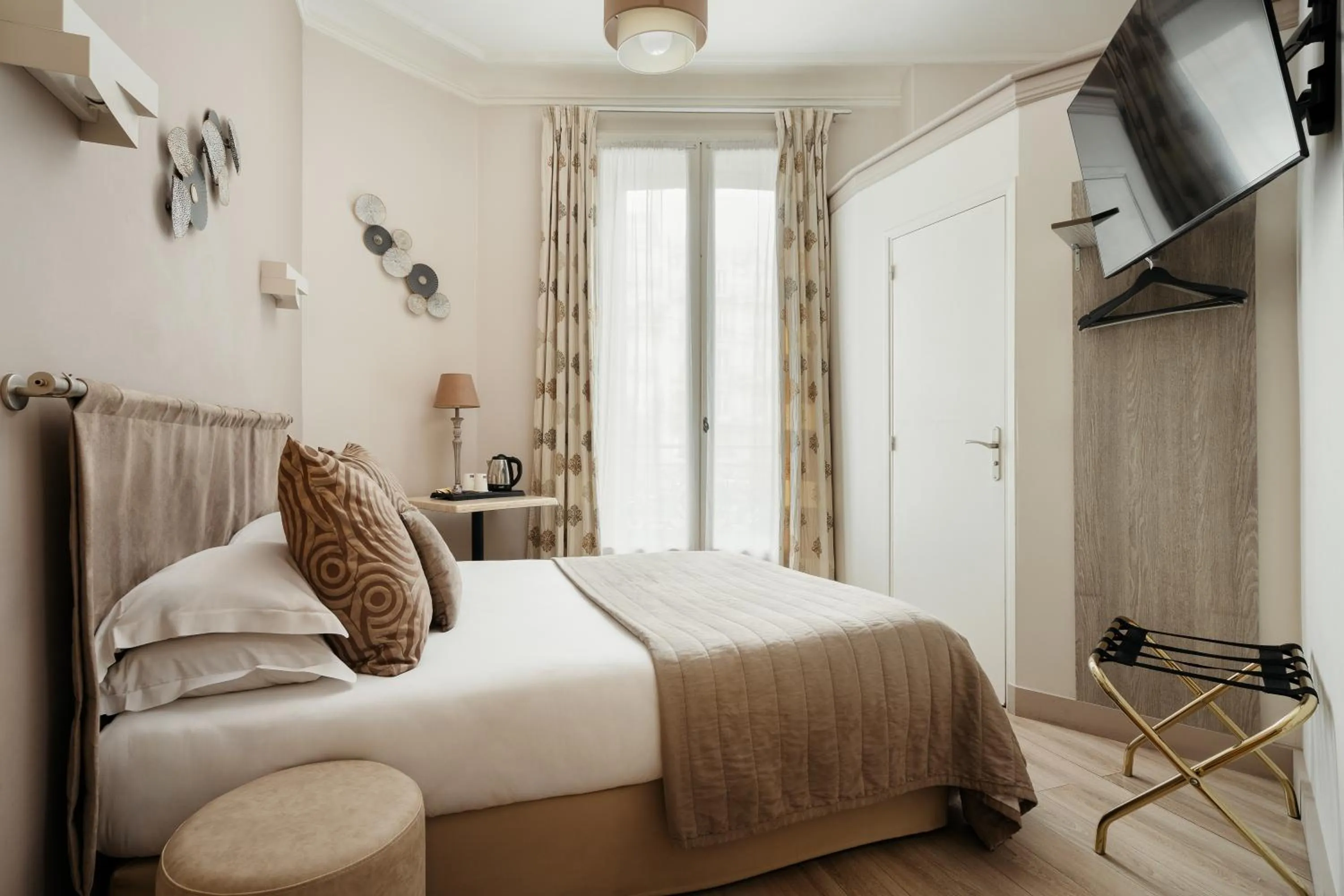 Small Double Room in Hôtel d'Argenson