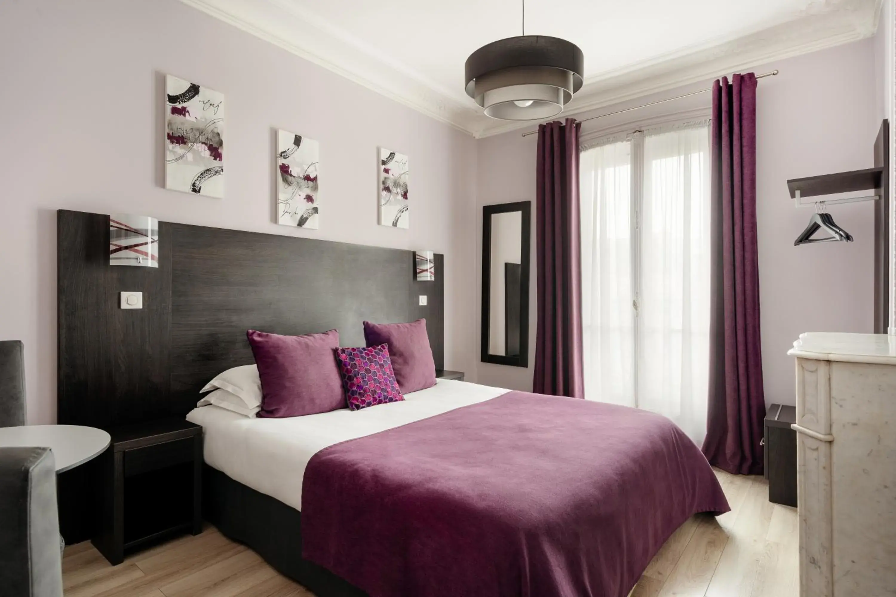 Double Room with City View in Hôtel d'Argenson Double Room with City View in Hôtel d'Argenson