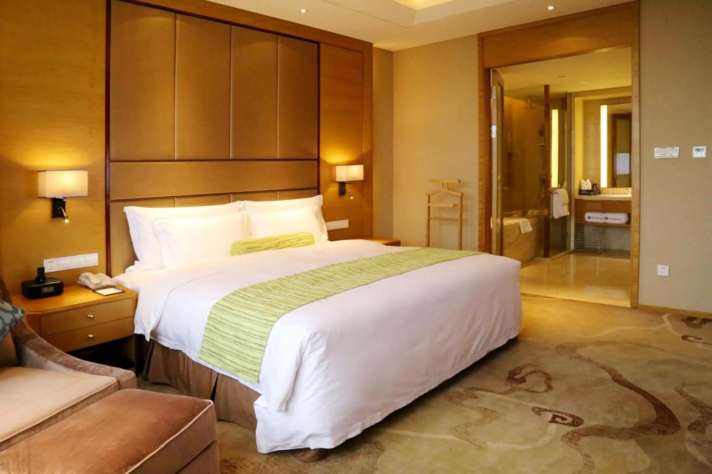 Bed in Wyndham Jingzhou