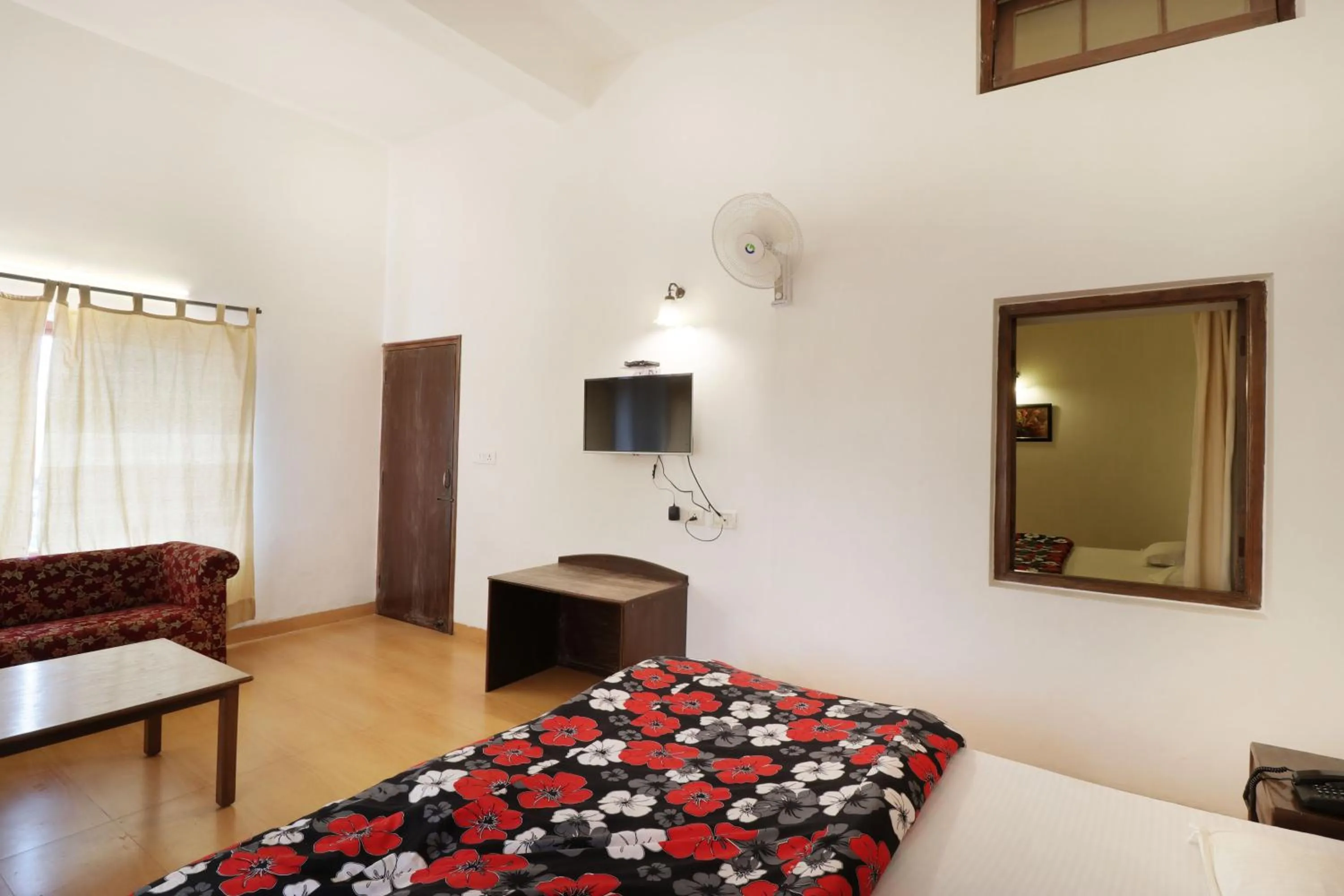 Bed in Hotel Himalayan Club