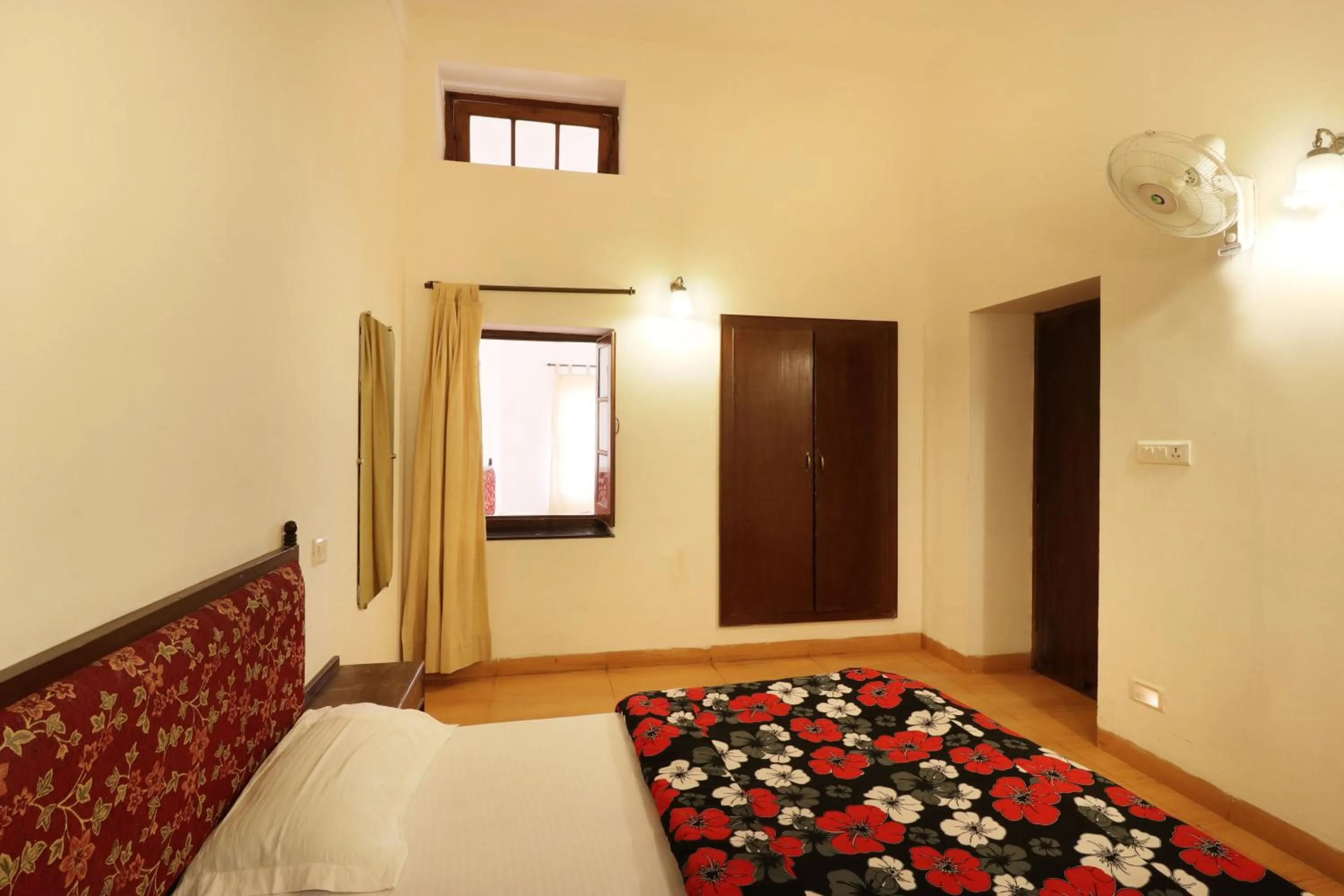 Bed in Hotel Himalayan Club