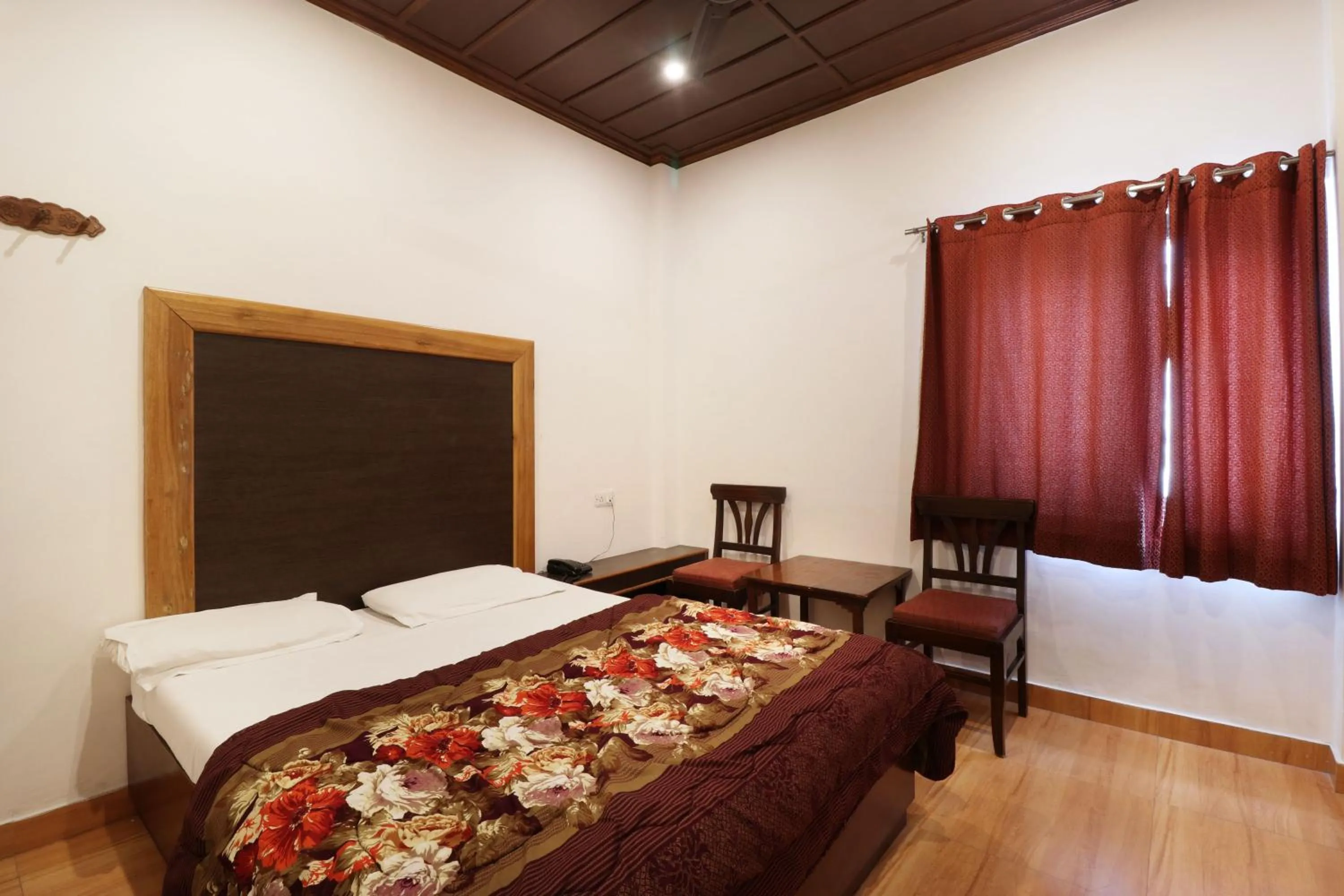 Bed in Hotel Himalayan Club