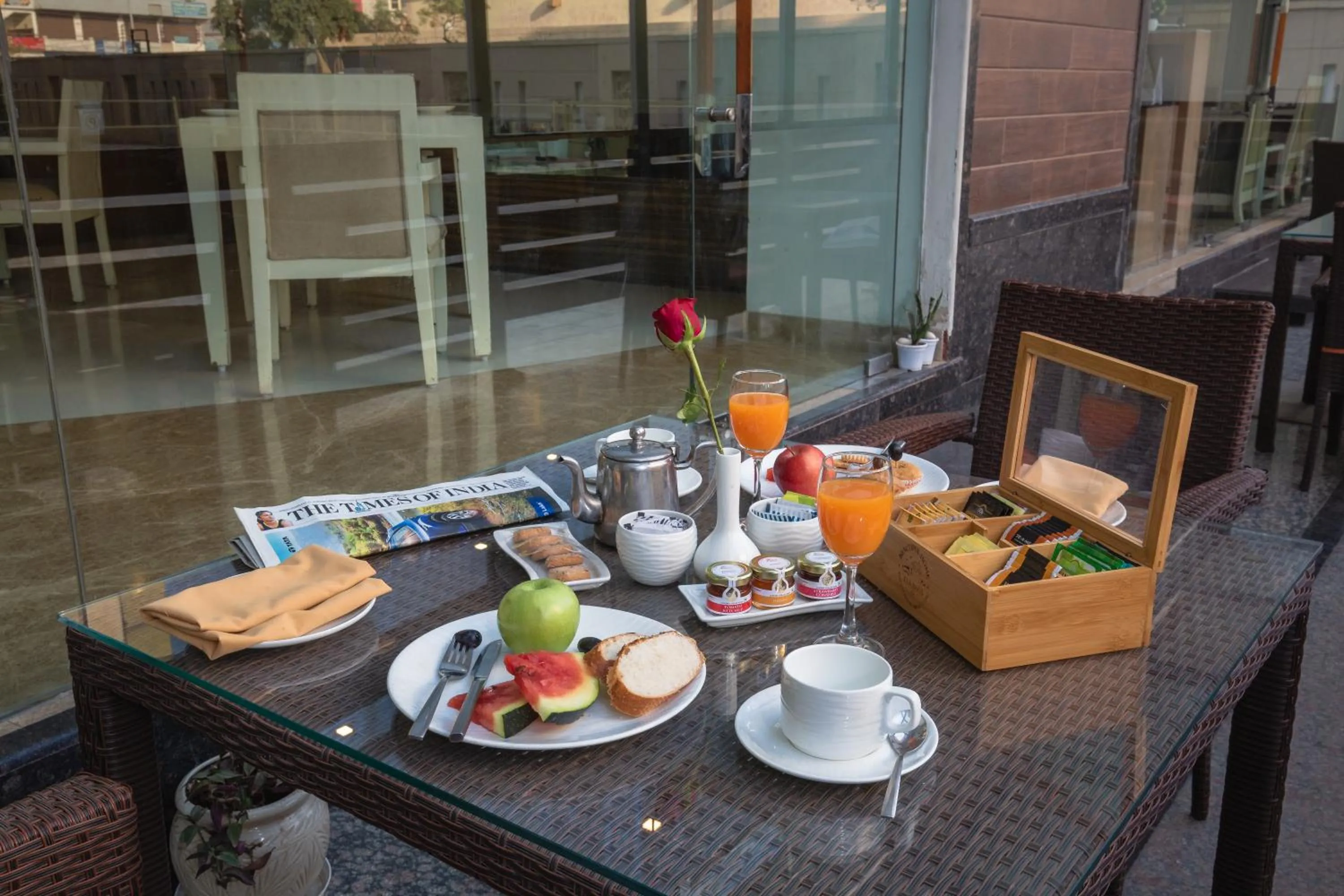 Restaurant/places to eat in Rosewood Apartment Hotel, Gurgaon