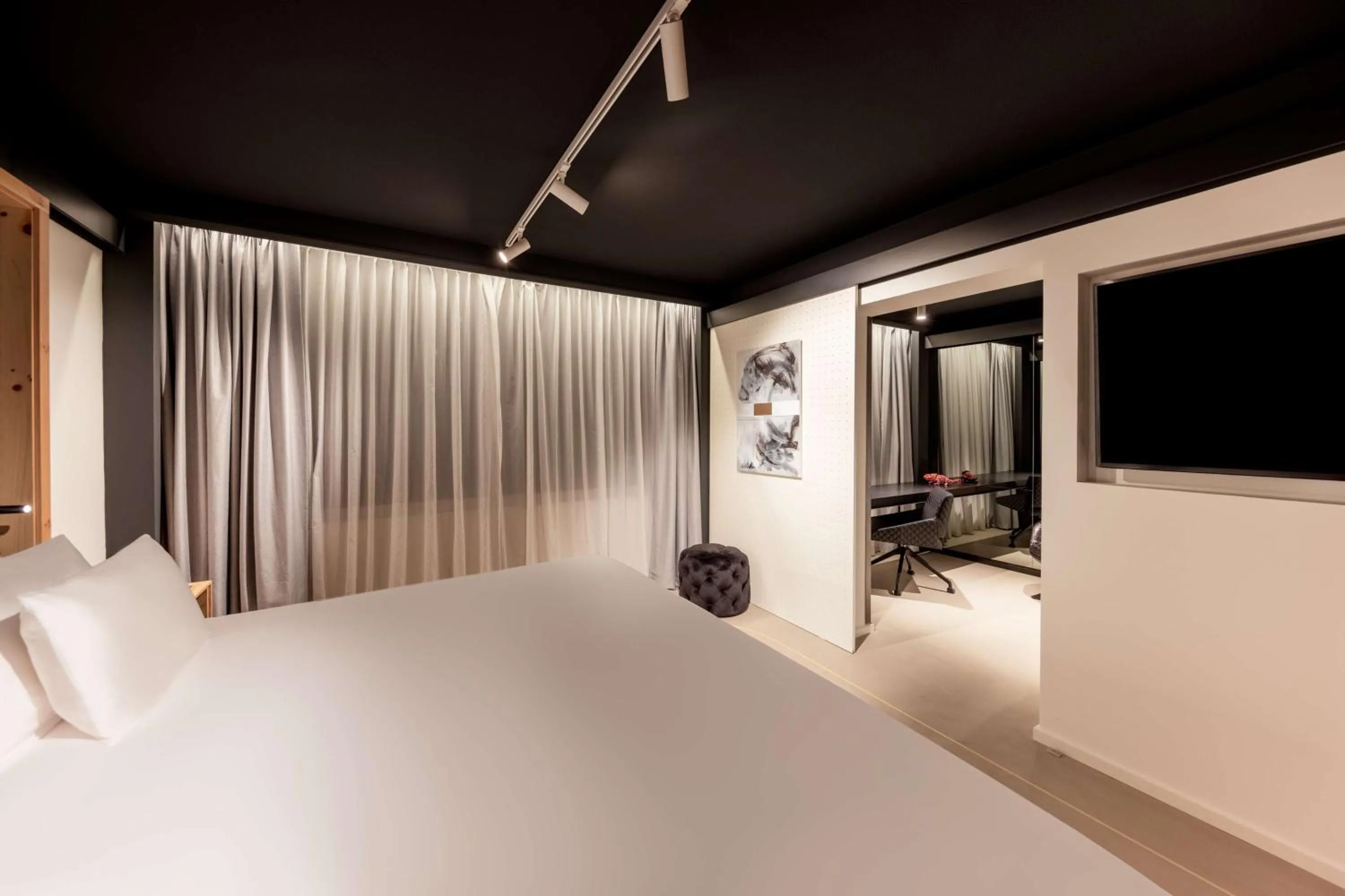 Bedroom, Bed in nhow Brussels Bloom